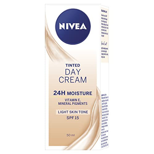 Nivea Visage Daily Essentials Tinted Moisturising Day Cream Natural Spf 15 (50Ml)