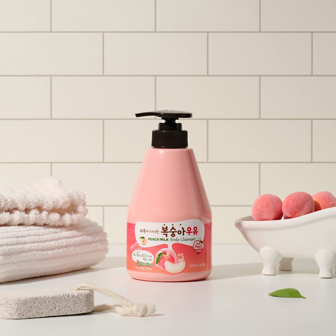 WELCOS KWAILNARA Peach Milk Body Cleanser 560 g / 19.75 oz.