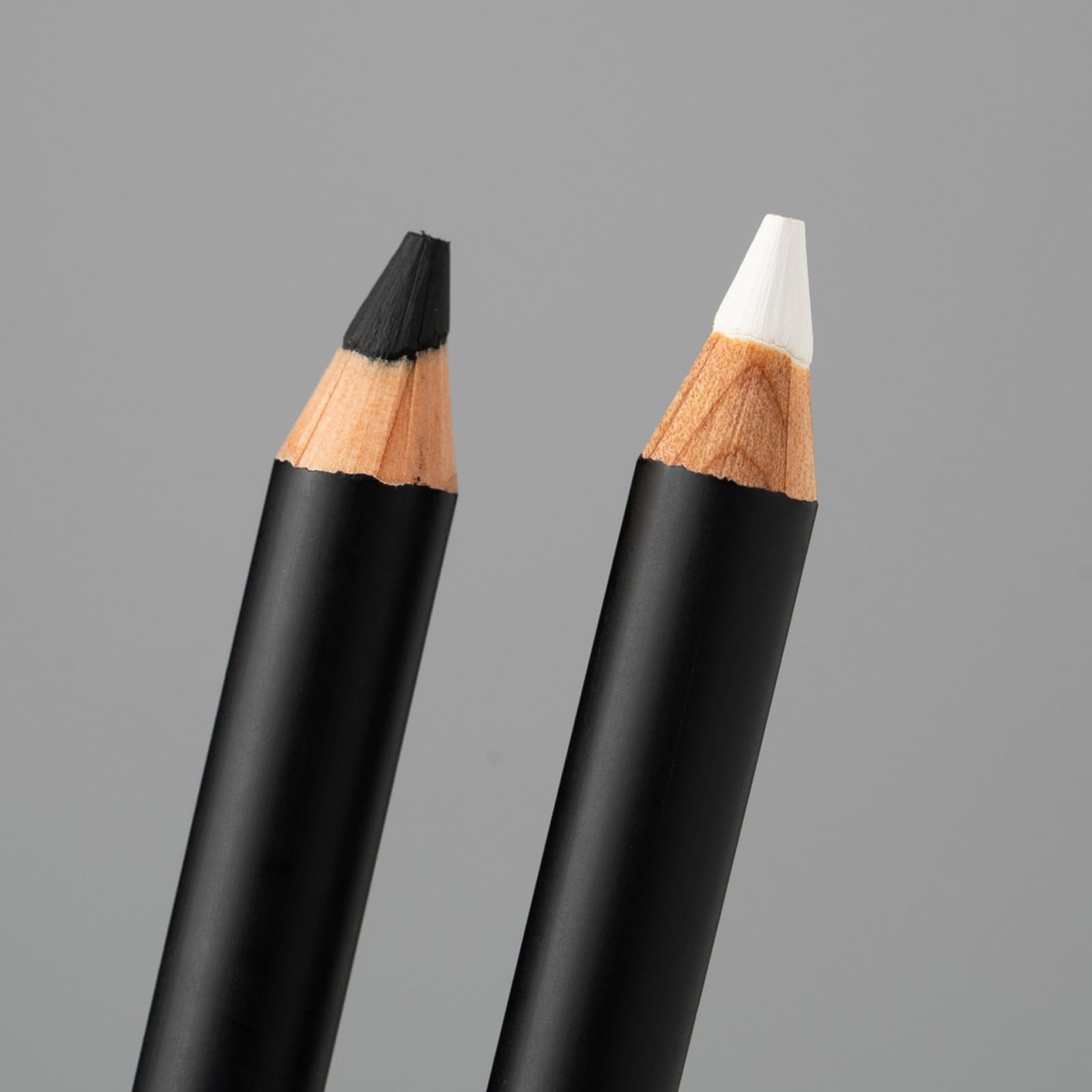 Lord & Berry SILK KAJAL Kohl Eyeliner Pencil, Long Lasting Soft Gel based Eye Liner for Women With Smudgeable Semi-Matte Finish,