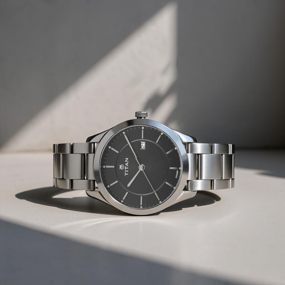 Titan WomenS Contemporary Chronograph, Multi Function, Work Wear,Gold, Silver Metal, Leather Strap, Mineral Crystal, Quartz, Analog, Water Resistant Wrist Watch