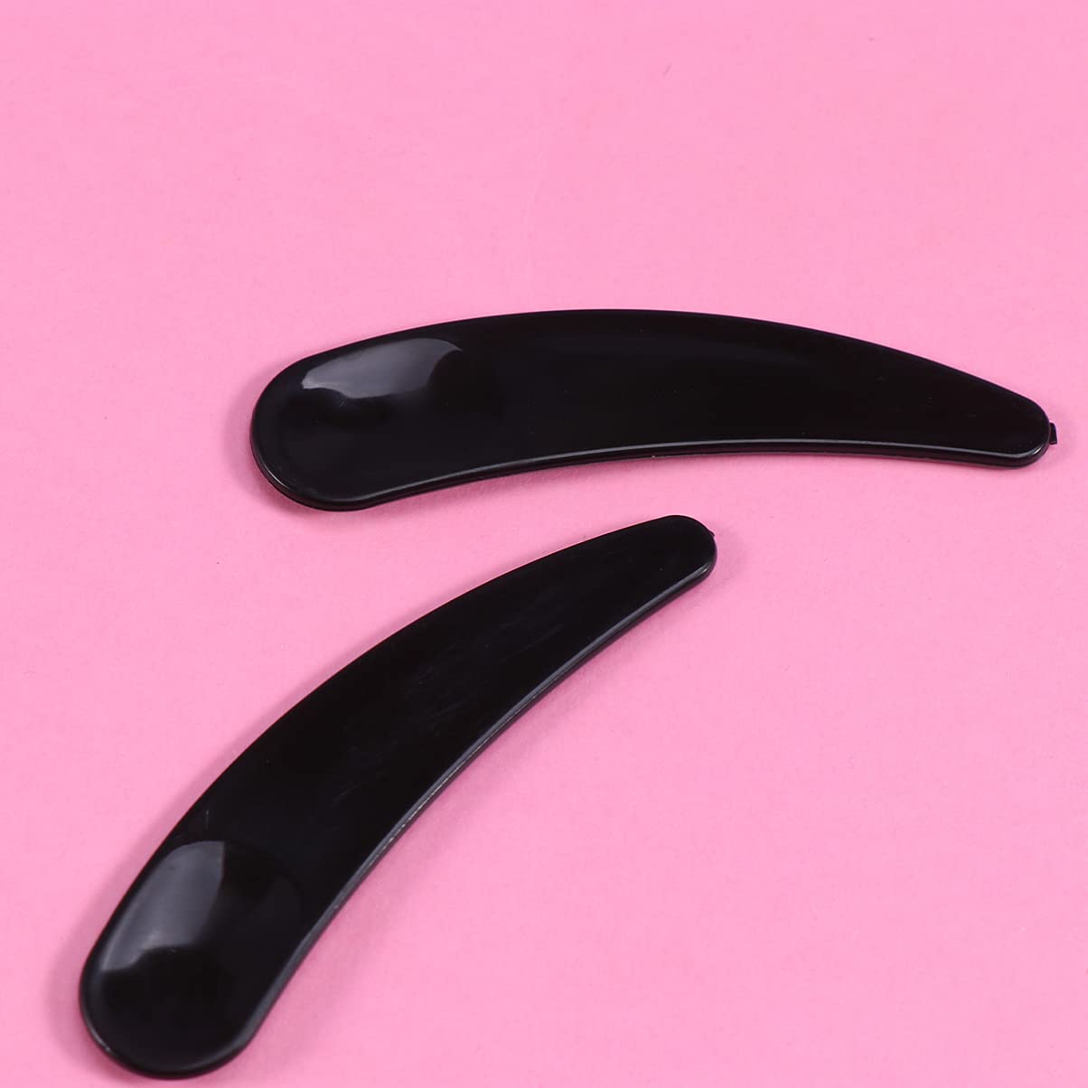 Beaupretty 100Pcs Mini Disposable Makeup Spatulas, Facial Cream Spoon Cosmetic Plastic Spatulas Scoops Tip Spatulas (Black)
