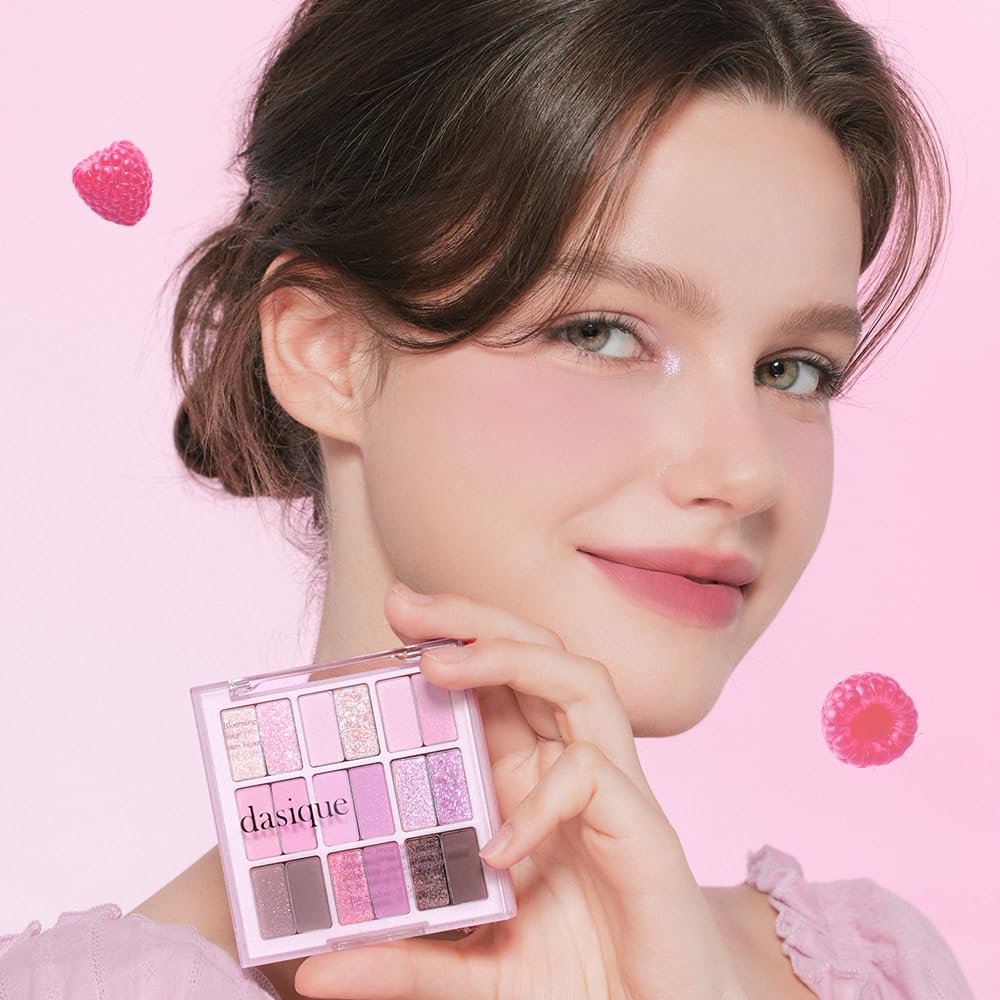 dasique Shadow Palette #18 Berry Smoothie l Vegan, Cruelty-Free l 18 Blendable Shades in Smooth Matte and Shimmer Finishes with