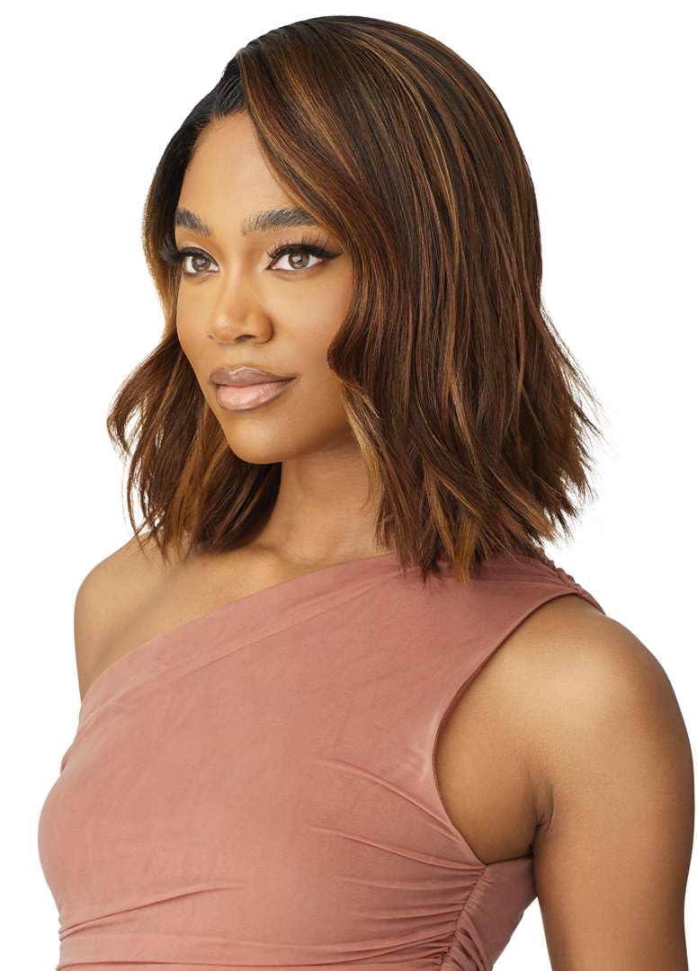 Outre Lace Front Wig - Melted Hairline - Adelina (DRFF4/HAZELNUT HONEY)