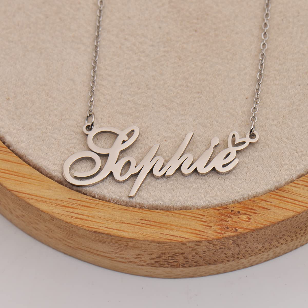HUAN XUN Custom Made Love Heart Initial Pendant Name Necklace for Mom Vanjie