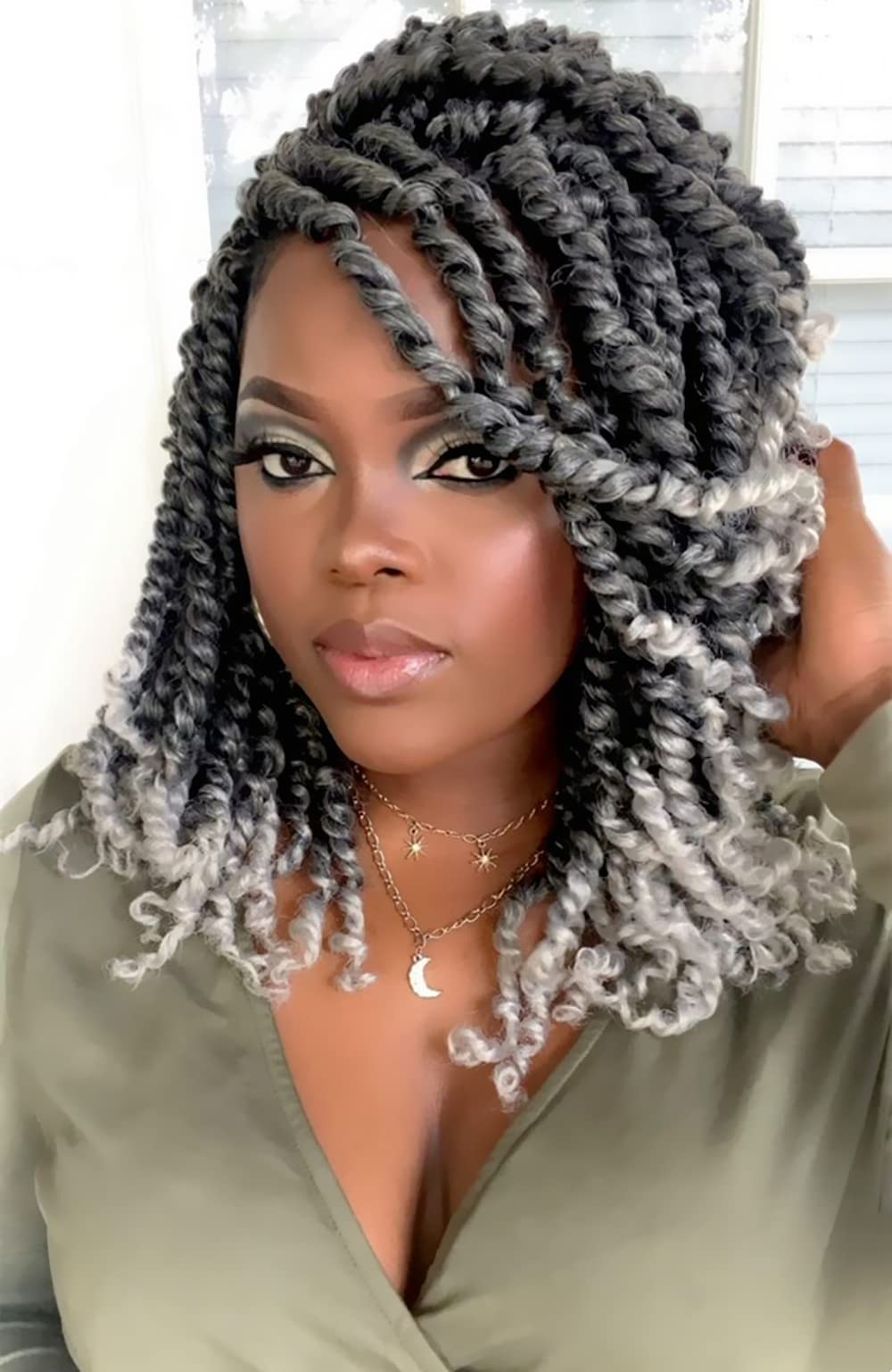 The BOHOBABE Pre-twisted Passion Twist Crochet Hair 12 Inch Short Pre-looped Crochet Passion Twist Braiding Hair 8 Packs (T1B/gr