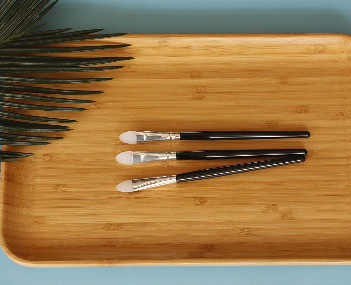 Lormay 3 Pcs Silicone Eyeshadow And Lip Mask Makeup Brushes. Professional Tools For Applying Cream Or Liquid Eye Shadows And Lip