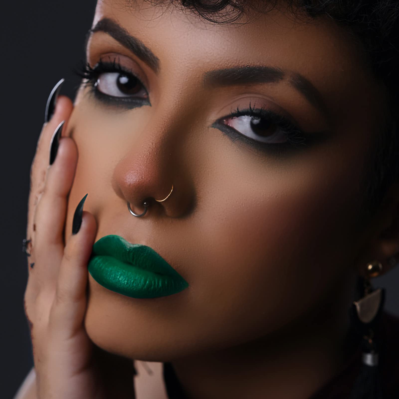 Maki Yika Green Lipstick For Women Color Stay Long Lasting Lipsticks, No Smudge Matte Liquid Lipstick Transferproof Cruelty-Free