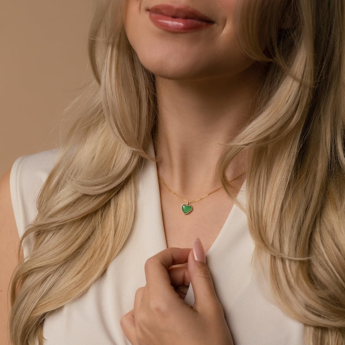 Green Jade Heart Necklace Raw Stone Green Aventurine Healing Crystals Dainty Green Heart Semi-precious Gemstone Pendant Necklace