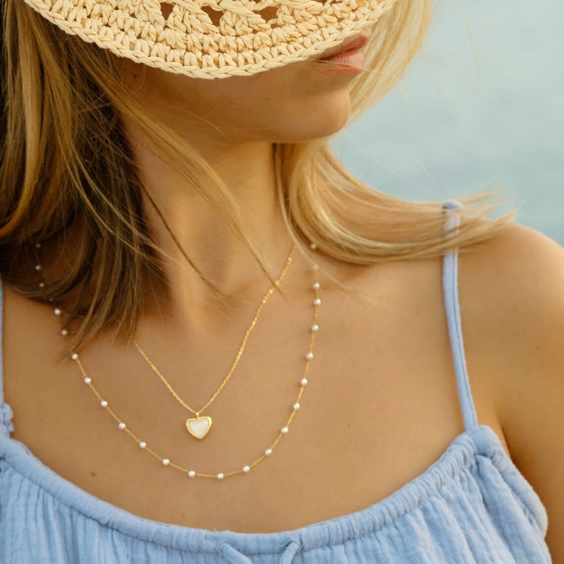 Joxevyia White Heart Crystal Necklace White Heart Moonstone Raw Stone Healing Crystals Dainty Heart Gemstone Pendant Necklace An