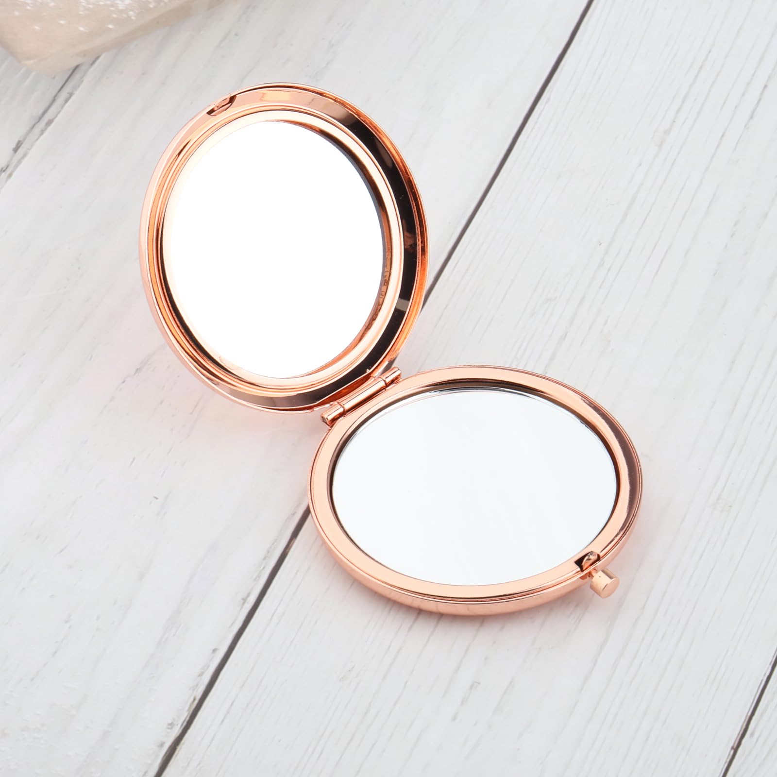 WUSUANED Piglet Pocket Mirror Friendship Makeup Mirror Its Not What We Have in Life Its Who We Have in Our Life Jewelry Piglet F