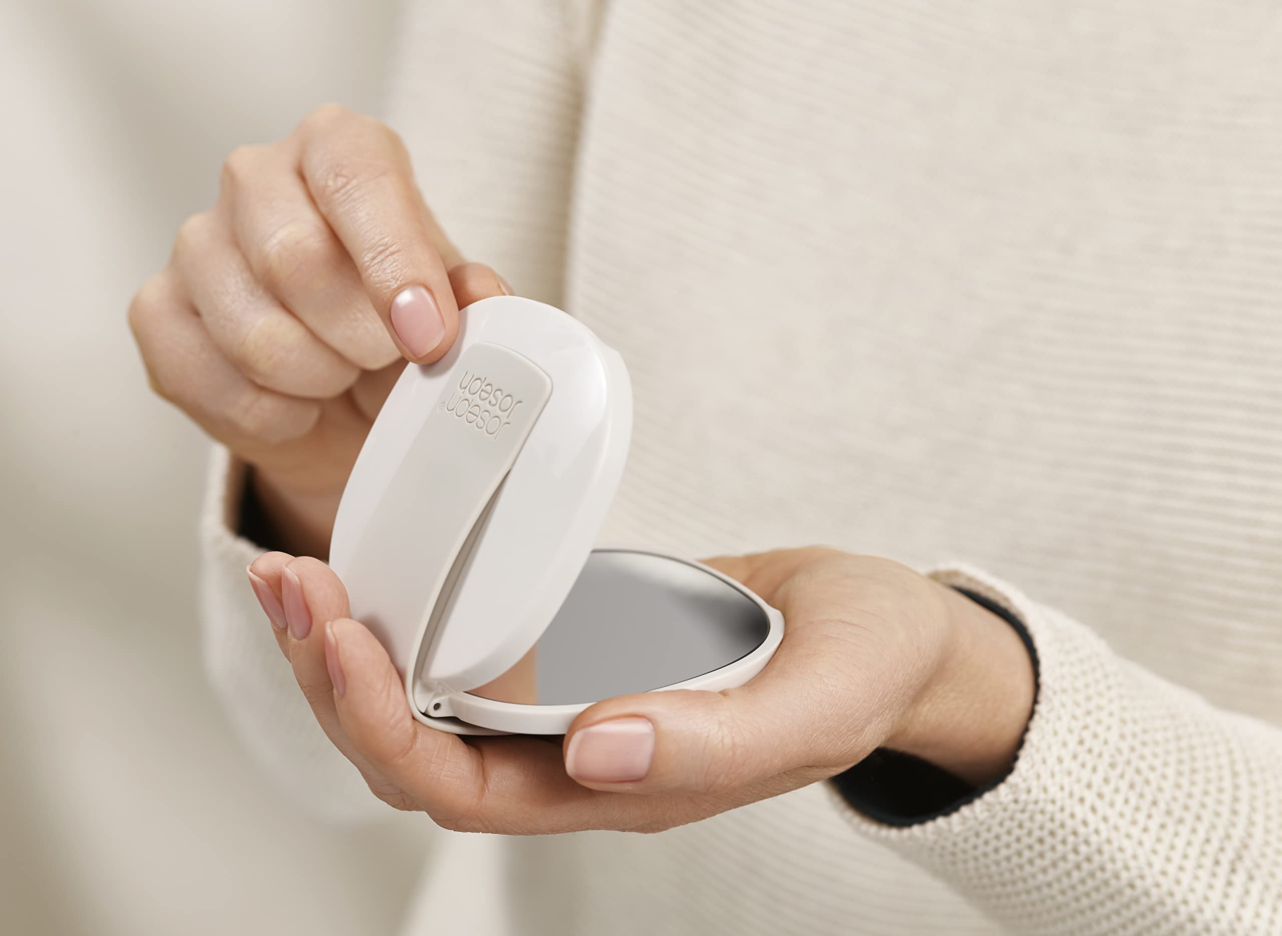 Joseph Joseph 75006 Viva Magnifying Compact Cosmetic Mirror 1X/3X, Shell