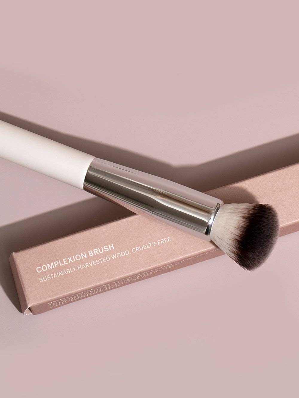 ILIA - Complexion Brush | Non-Toxic, Vegan, Cruelty-Free, Multi-Use Brush With White Wood Handle + Soft, Synthetic Bristles