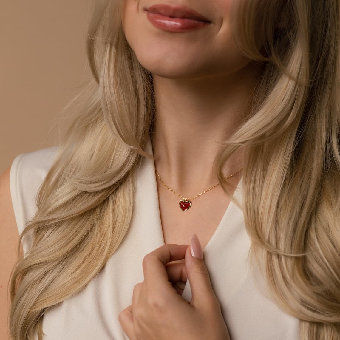 Joxevyia Carnelian Crystal Necklace Red Heart Raw Stone Healing Crystals Dainty Heart Gemstone Pendant Necklace Mother's Day Bir