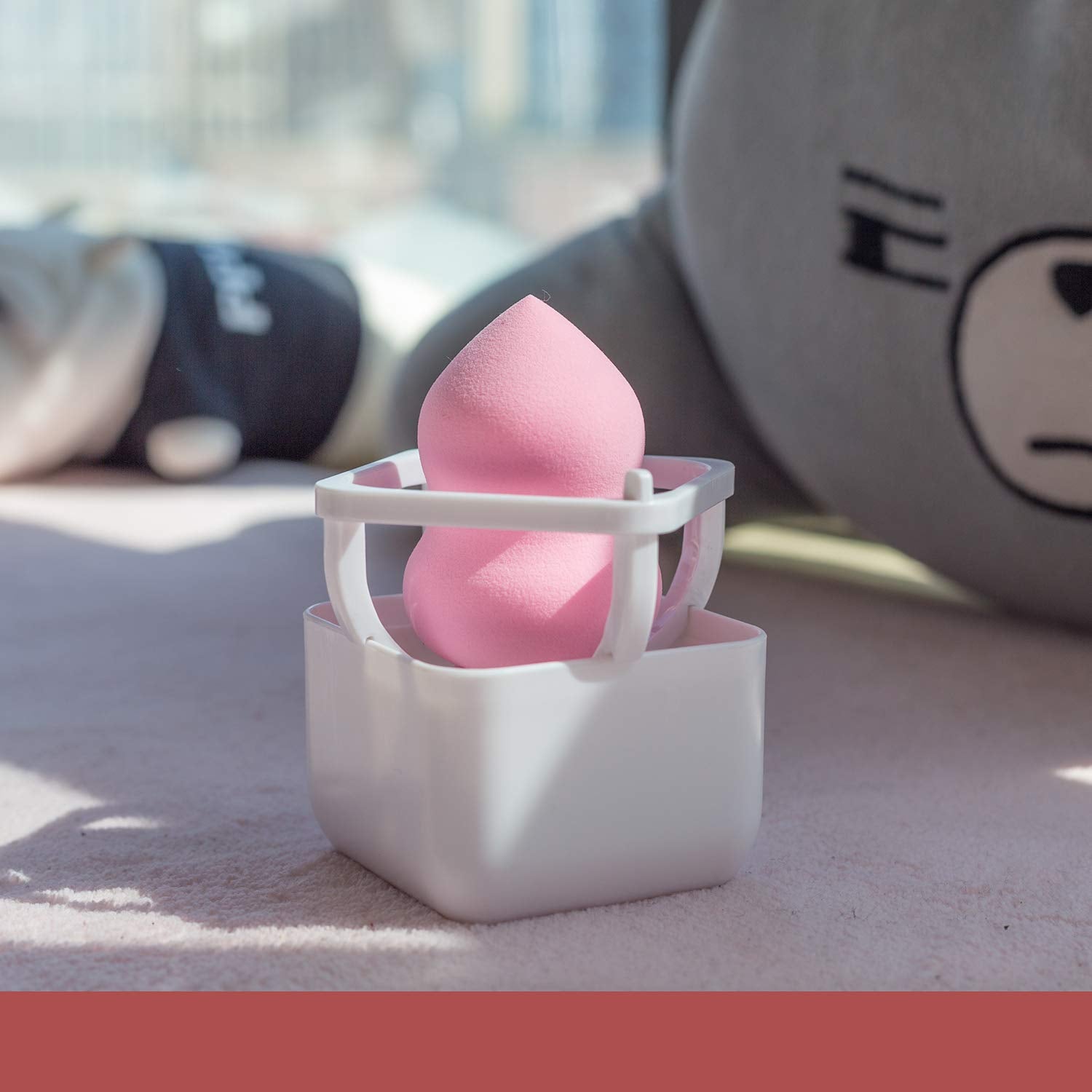 Makeup Sponge Blender Holder Travel Carrying Case Sponge Drying Rack Stand Holder Egg Powder Puff Drying Shelf Cute(NO SPONGE IN