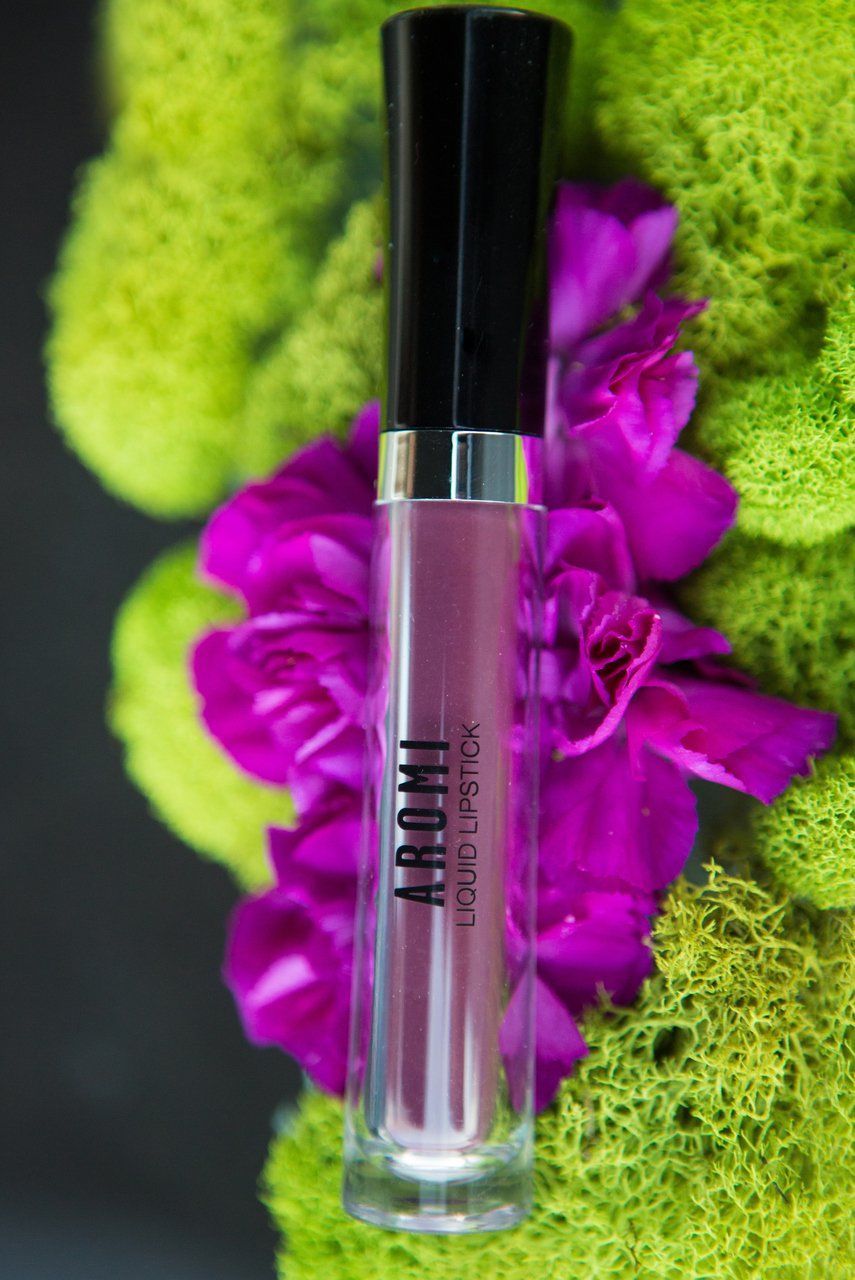 Aromi Black Cherry Matte Liquid Lipstick, Dark Plum Maroon Lip Color, Vegan And Cruelty-Free, Long-Lasting And Highly Pigmented