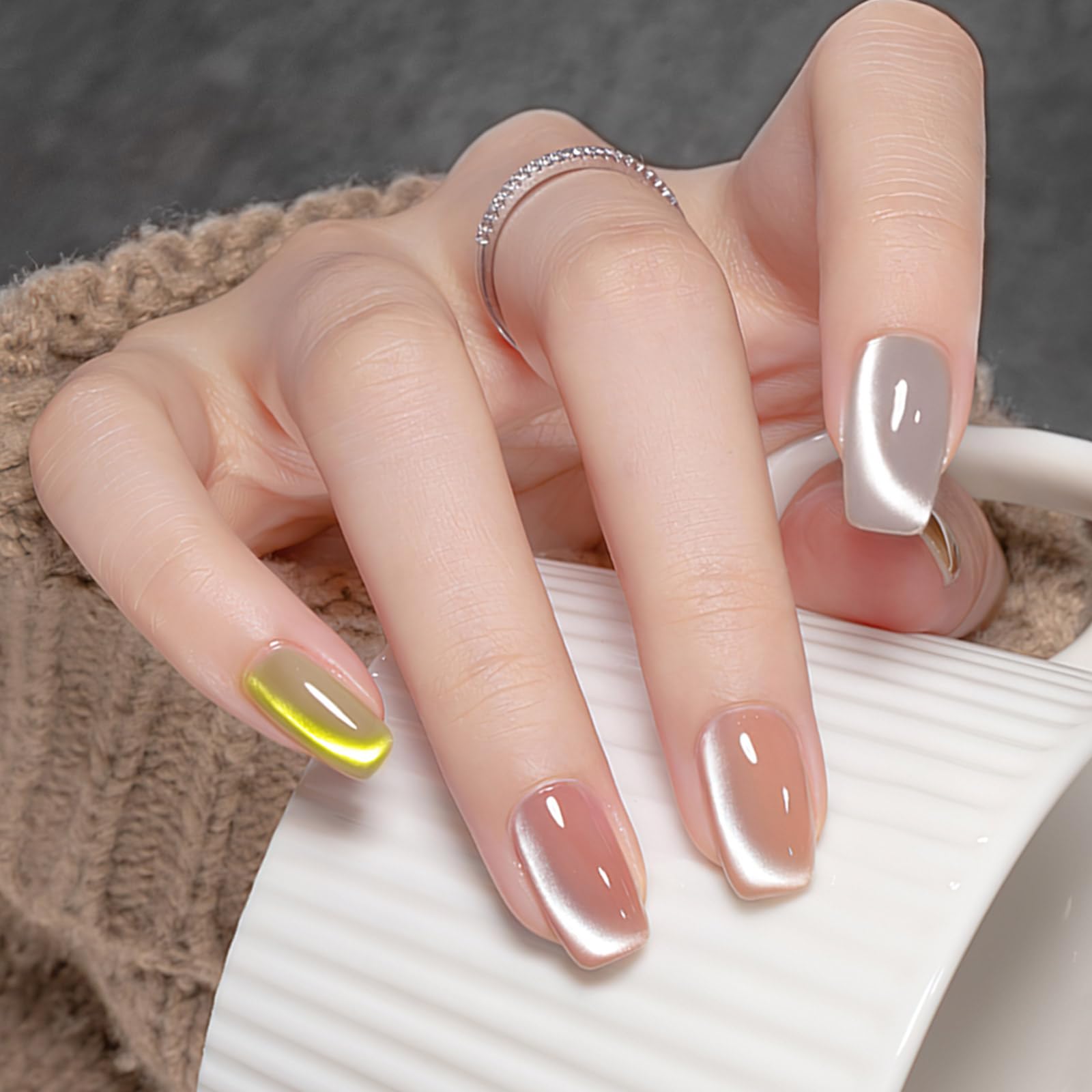 Mizhse Magnetic Cat Eye Gel Polish For Nail 10Ml, Shimmer Moonlight Crystal Cateye Gel With Magnet Stick Gold Silver Gloss Auror
