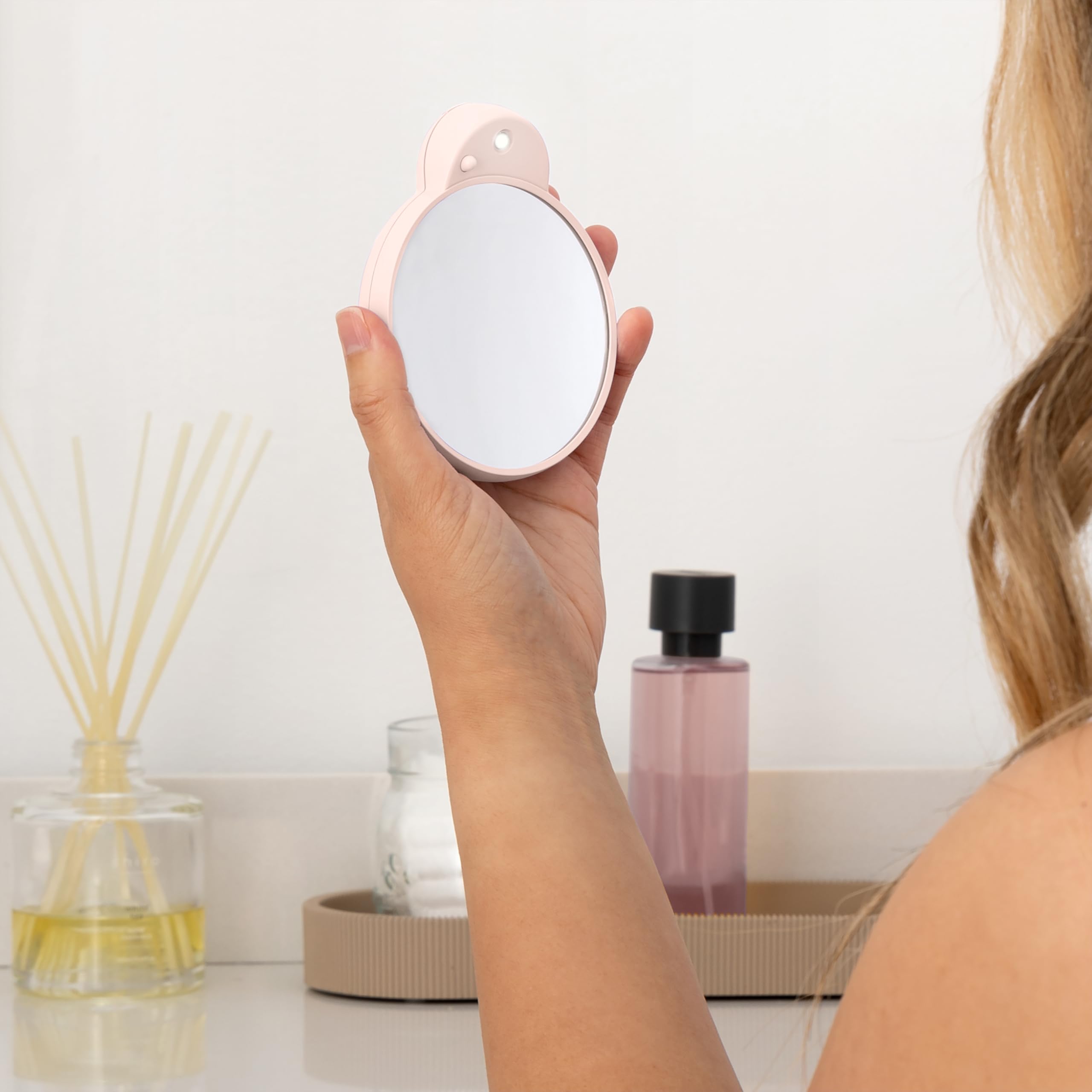Zadro Magnification Lighted Compact Mirror with LED Light & Retractable Suction Cups - Travel Makeup Mirror, Cool White 6400K Li