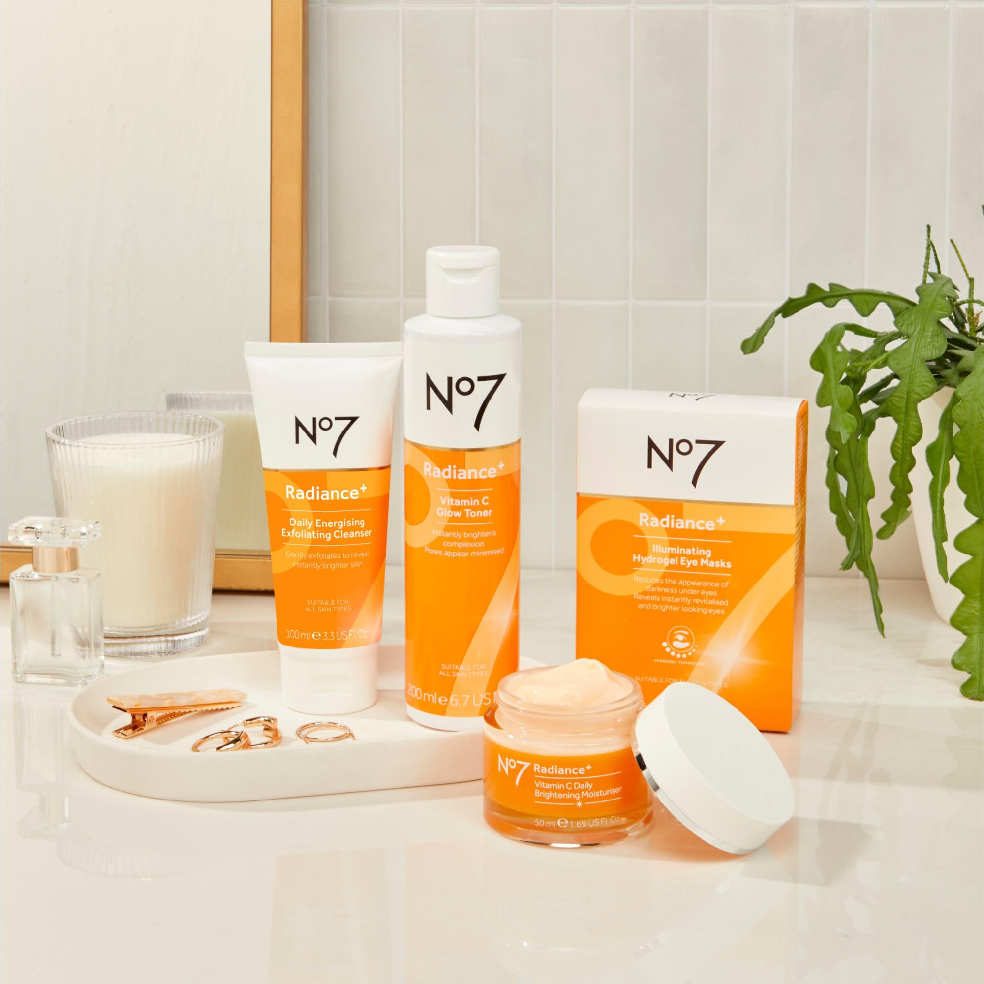 No7 Radiance+ Vitamin C Glow Toner - 2% Vitamin C Complex Toner With Willow Bark & Aloe Vera - Aha Face Exfoliant Improves Skin