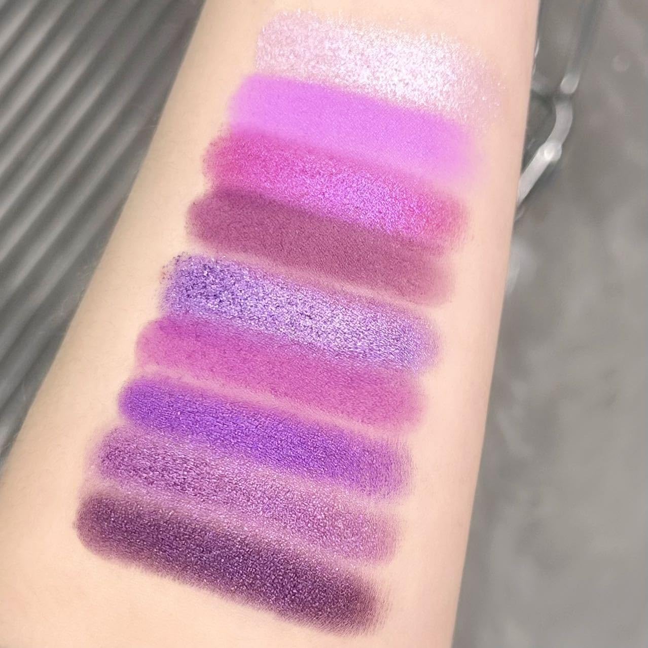 Yeweian Purple Glitter Matte Eyeshadow Palette, 9 Colors Shimmer High Pigmented Eyeshadow Powder, Dream Purple Eye Shadow Palett