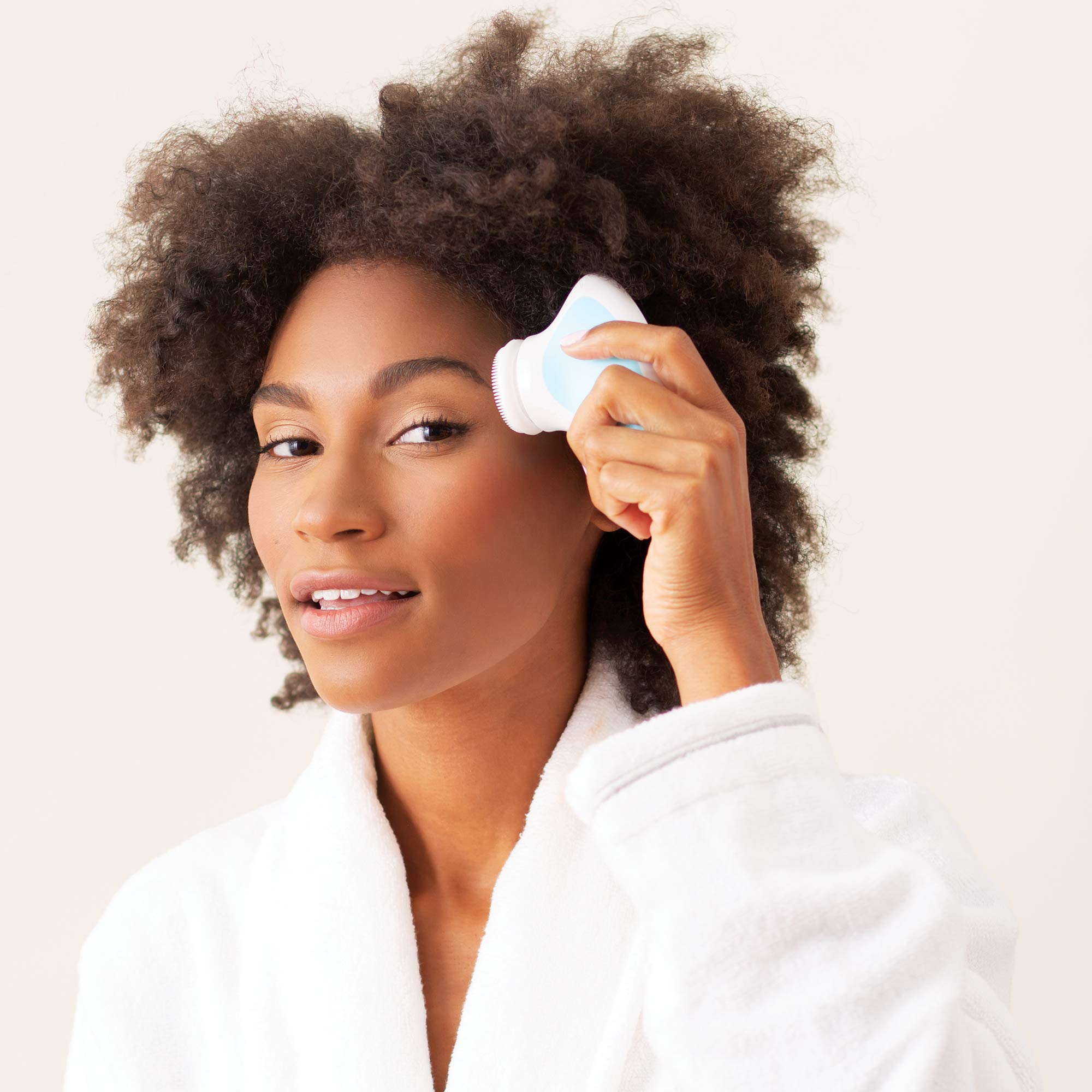 Sonic Facial Cleanser Deeply cleanses and unclogs pores