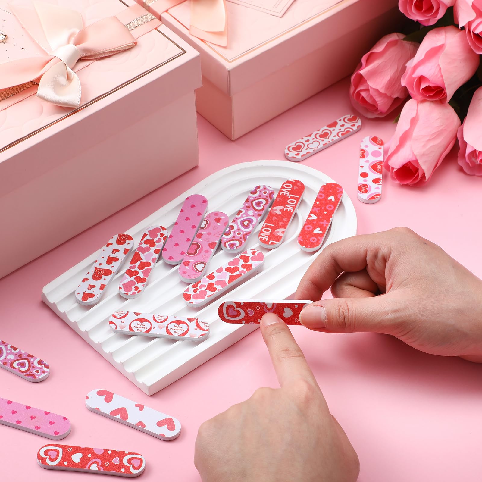 Lasnten 204 Pcs Valentines Nail Files Valentine'S Day Gift Bulk Hearts Emery Board Valentine'S Day Double Sided Mini Nail File M