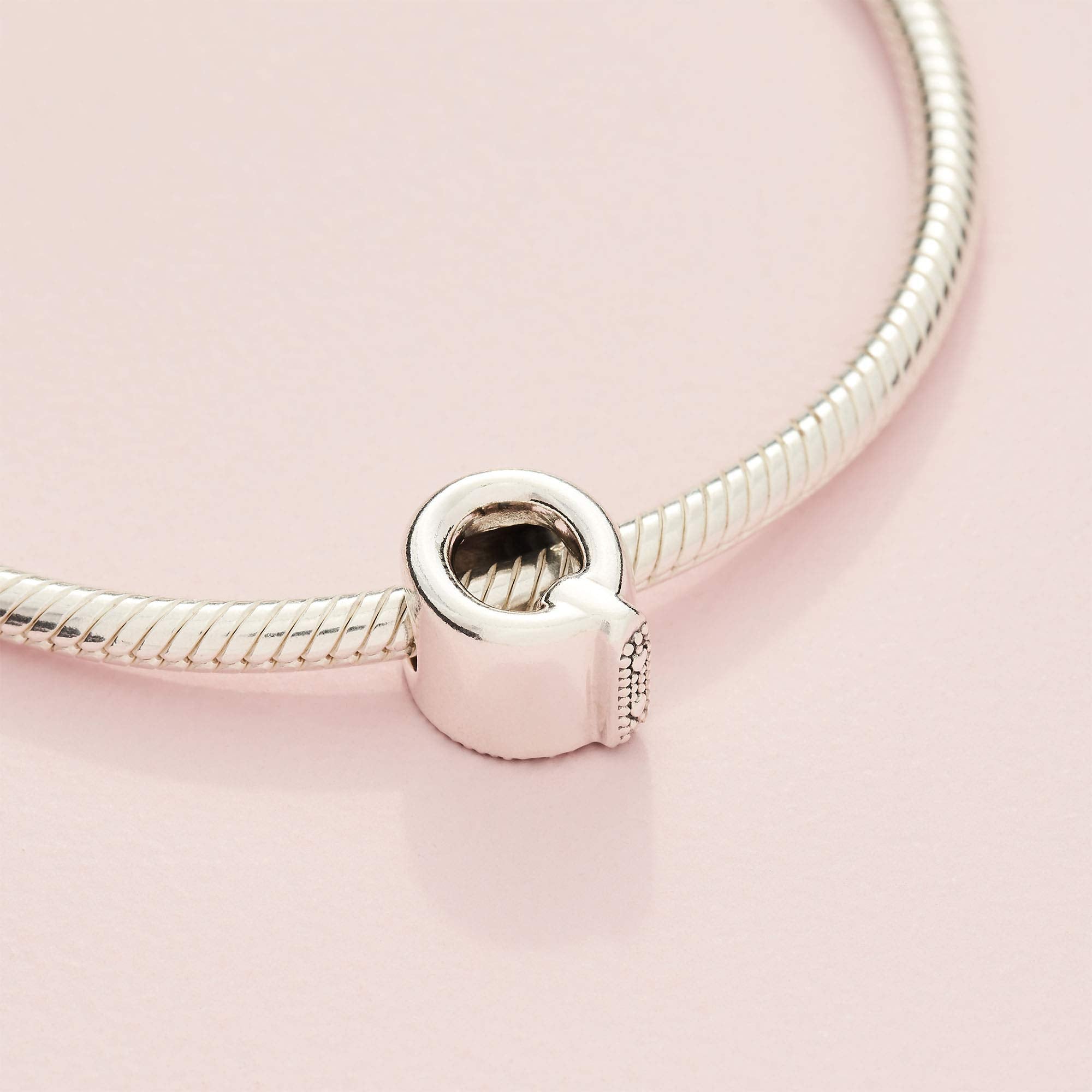 PANDORA Letter Q