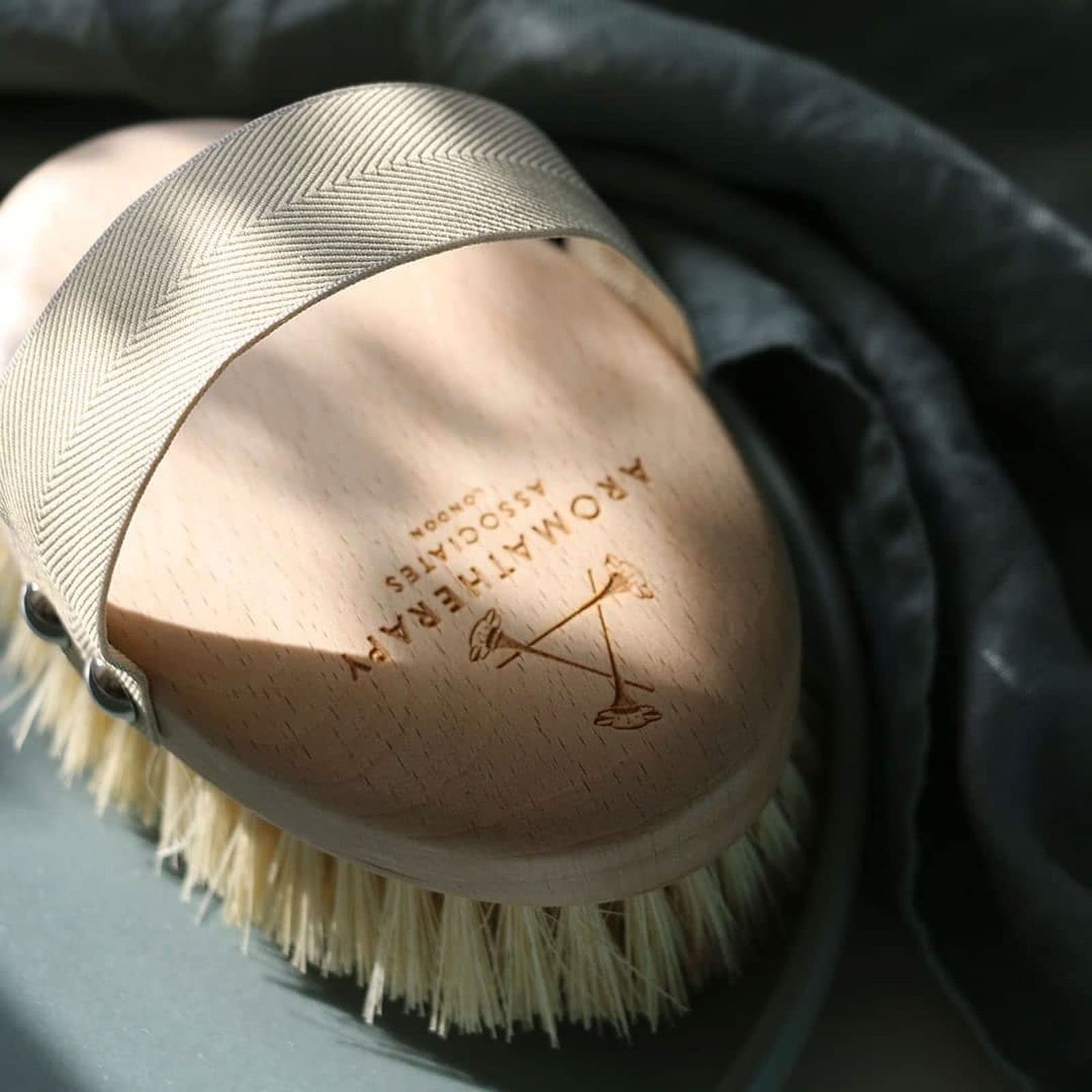 Aromatherapy Associates Revive Body Brush, Natural Dry Brush to Exfoliate Skin and Boost Circulation, Cellulite Brush Made of Na