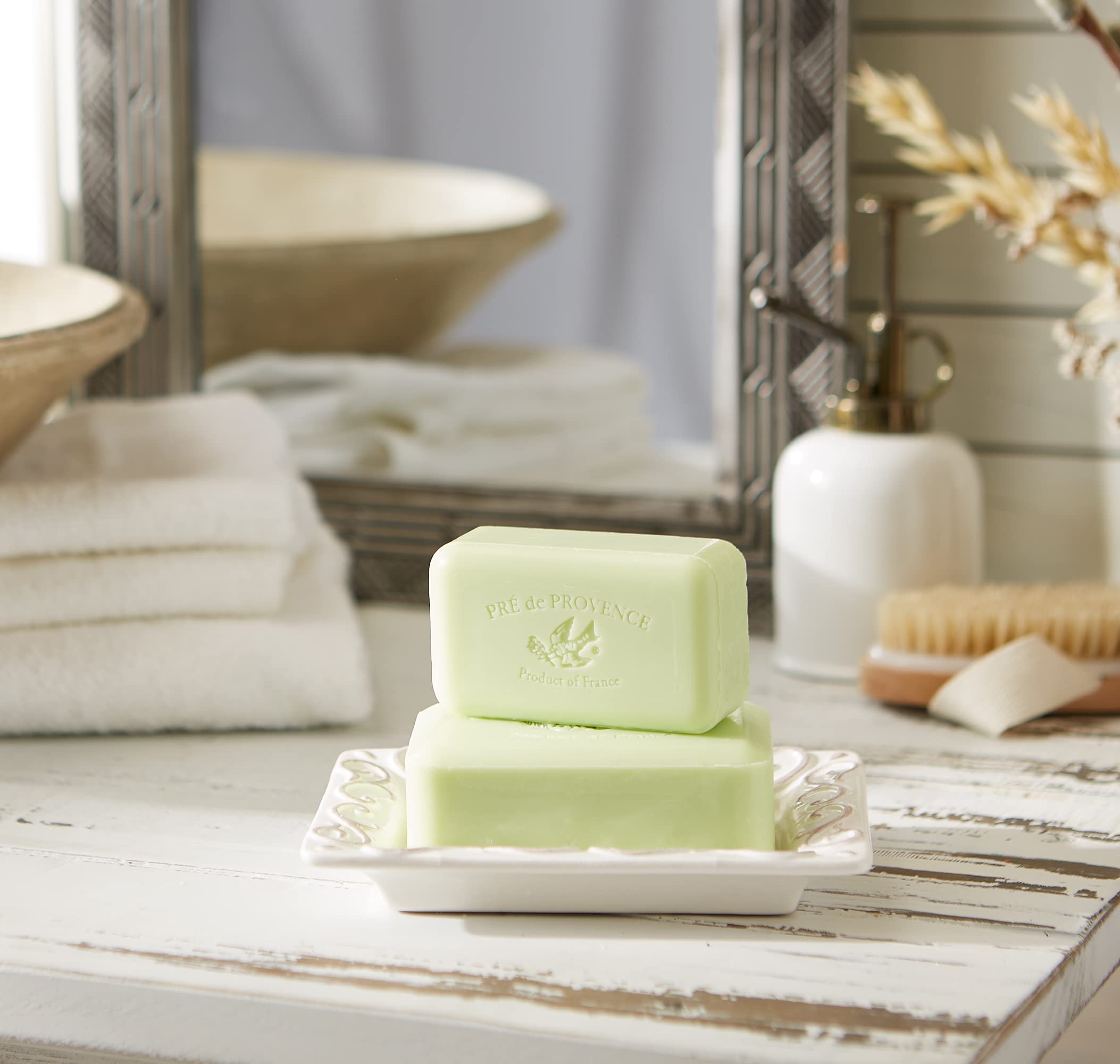 Pre de Provence Artisanal Soap Bar, Natural French Skincare, Enriched with Organic Shea Butter, Quad Milled for Rich, Smooth & M
