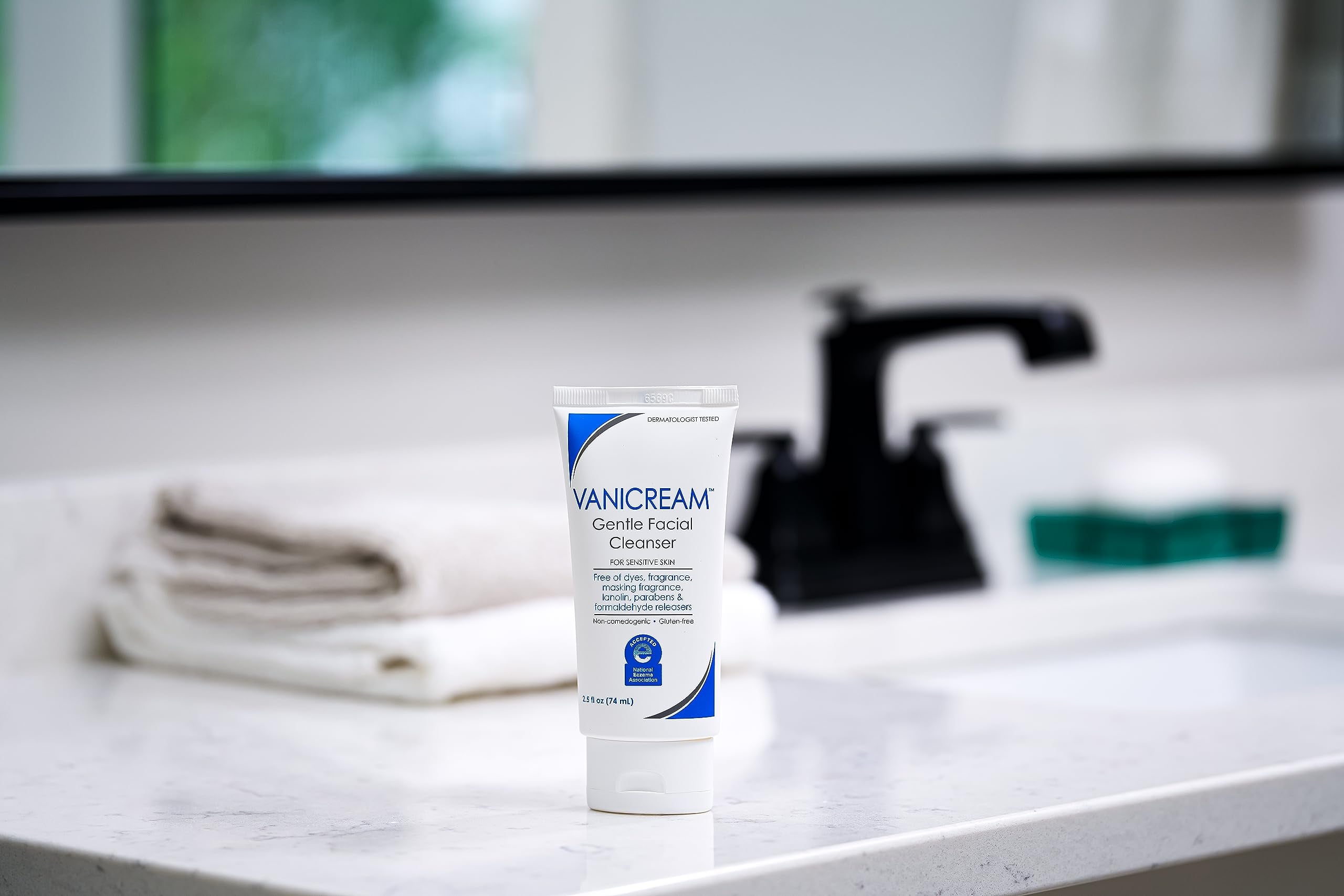 Vanicream Gentle Facial Cleanser - Travel-Sized 2.5 fl oz - Ideal for Sensitive Skin, Free from Common Irritants