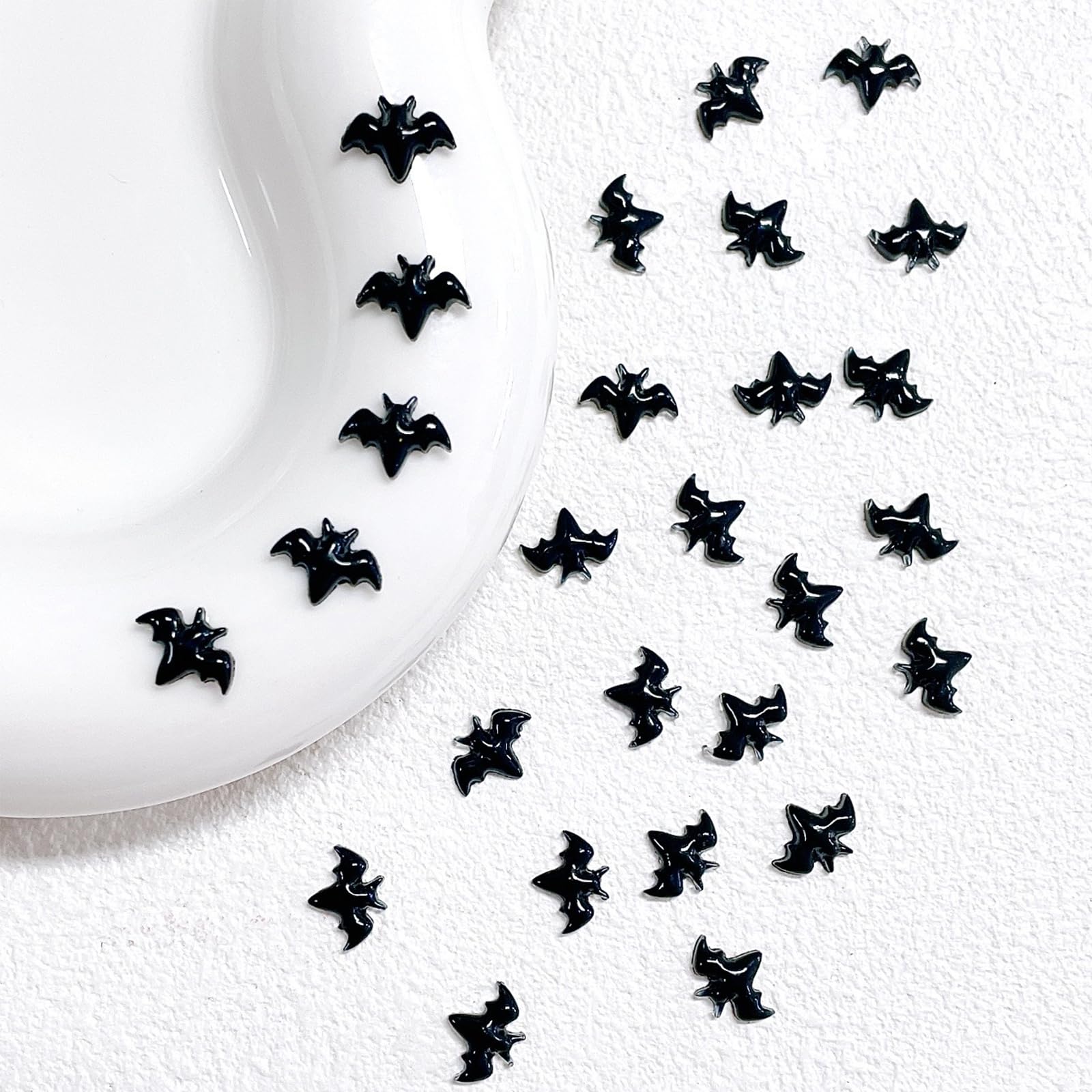 100Pcs Black Halloween Miniature Bats Nail Art Charm Cartoon 3D Tiny Resin Bats Nail Art Rhinestones Flat Back Cute Small Nail J