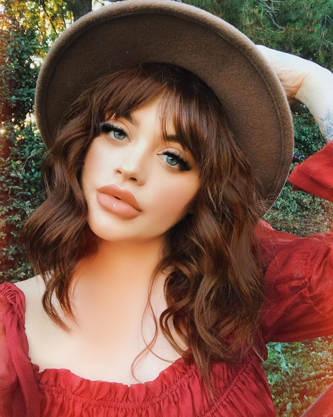 AISI HAIR Synthetic Wavy Curly Bob Wig with Bangs Ash Auburn Wig Short Bob Wavy Hair Wigs for Women Synthetic Heat Resistant Bob
