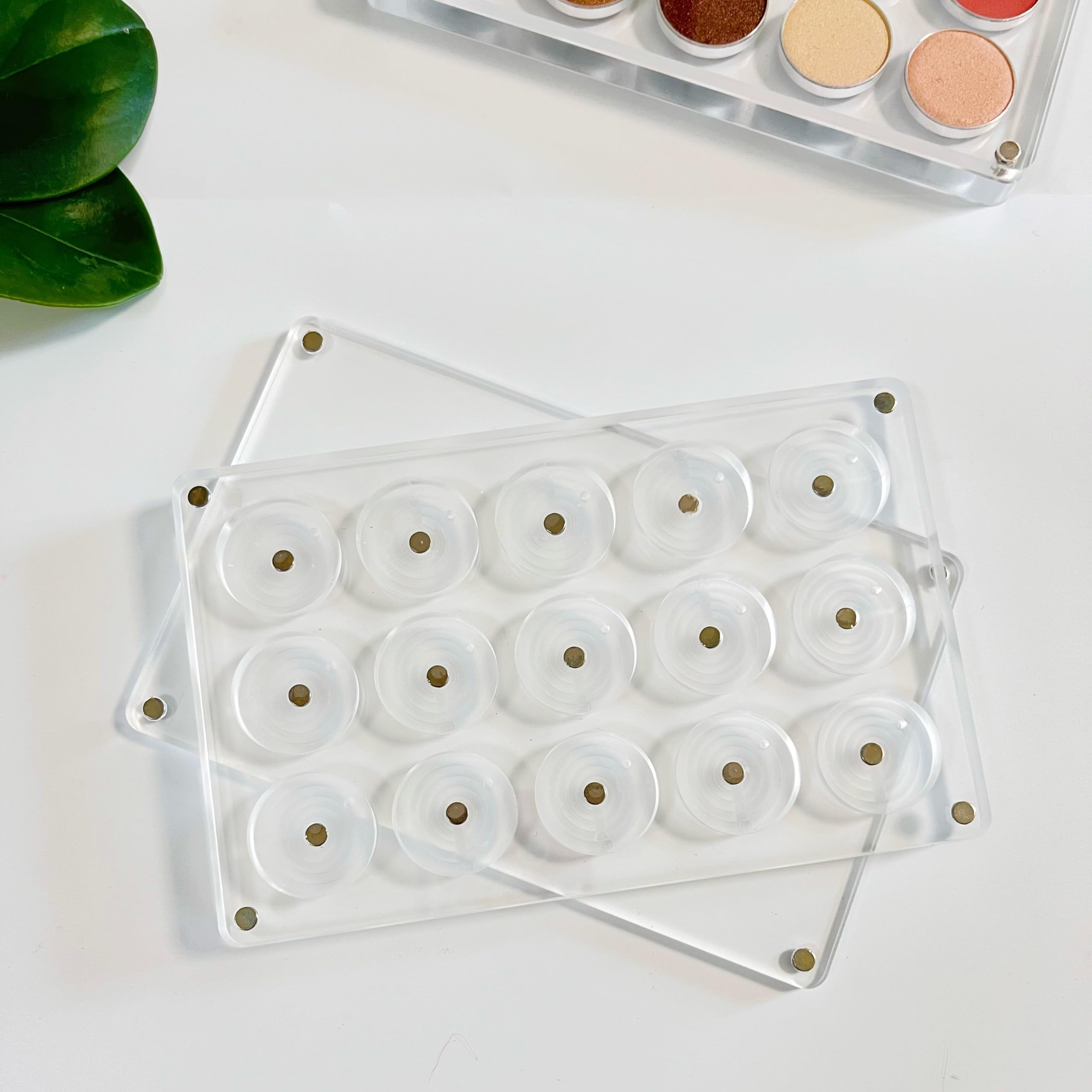 Udtip New Empty Magnetic Eyeshadow Palette Diy Acrylic All Transparent Elegant Eye Shadow Makeup Palette 26Mm*15 Holes