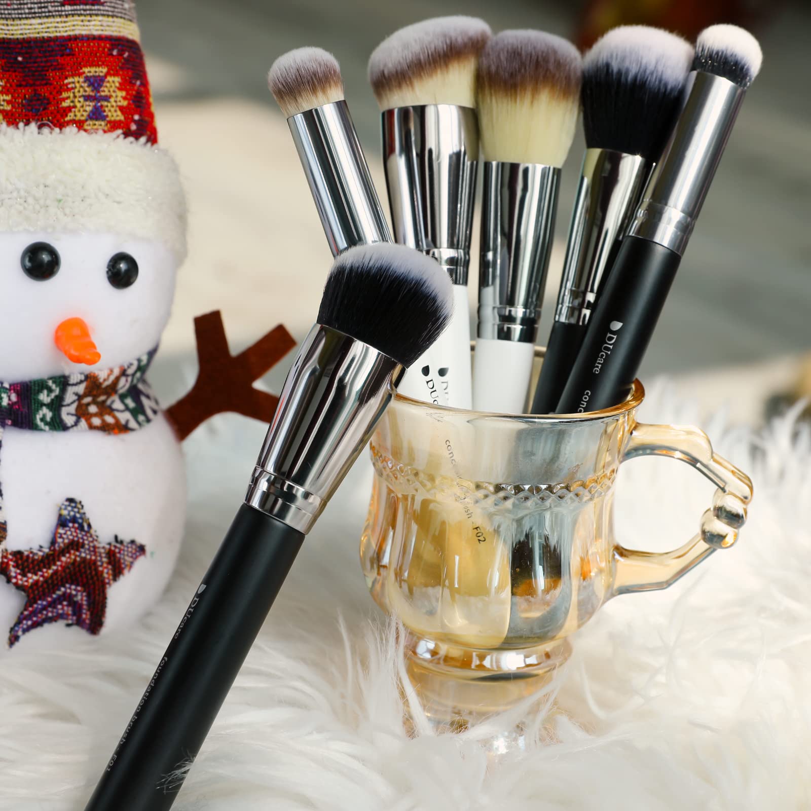 Ducare Makeup Kabuki Brushes 3Pcs Foundation Contour Brush Concealer Brush Under Eye Blusher Brush Face Blush Bronzer Travel Buf