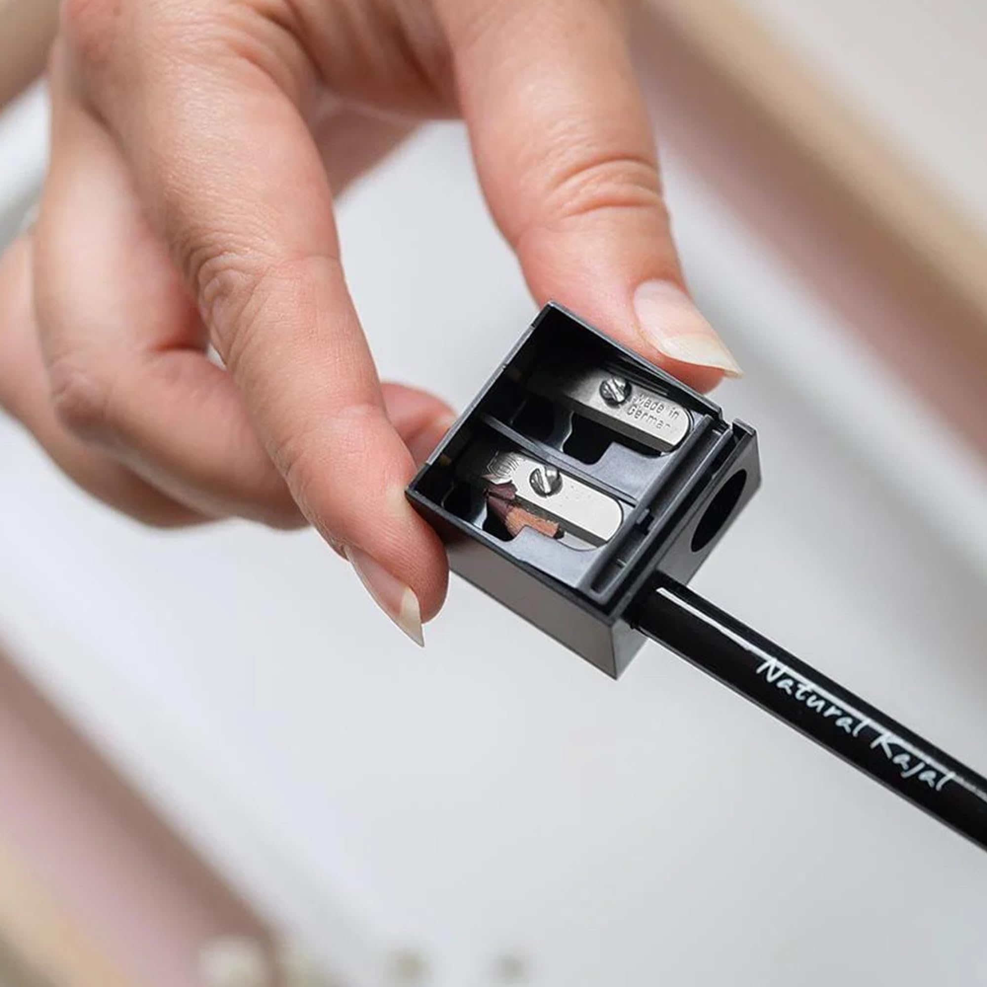 benecos - double sharpener for cosmetic pencils - with integrated cleaning spatula