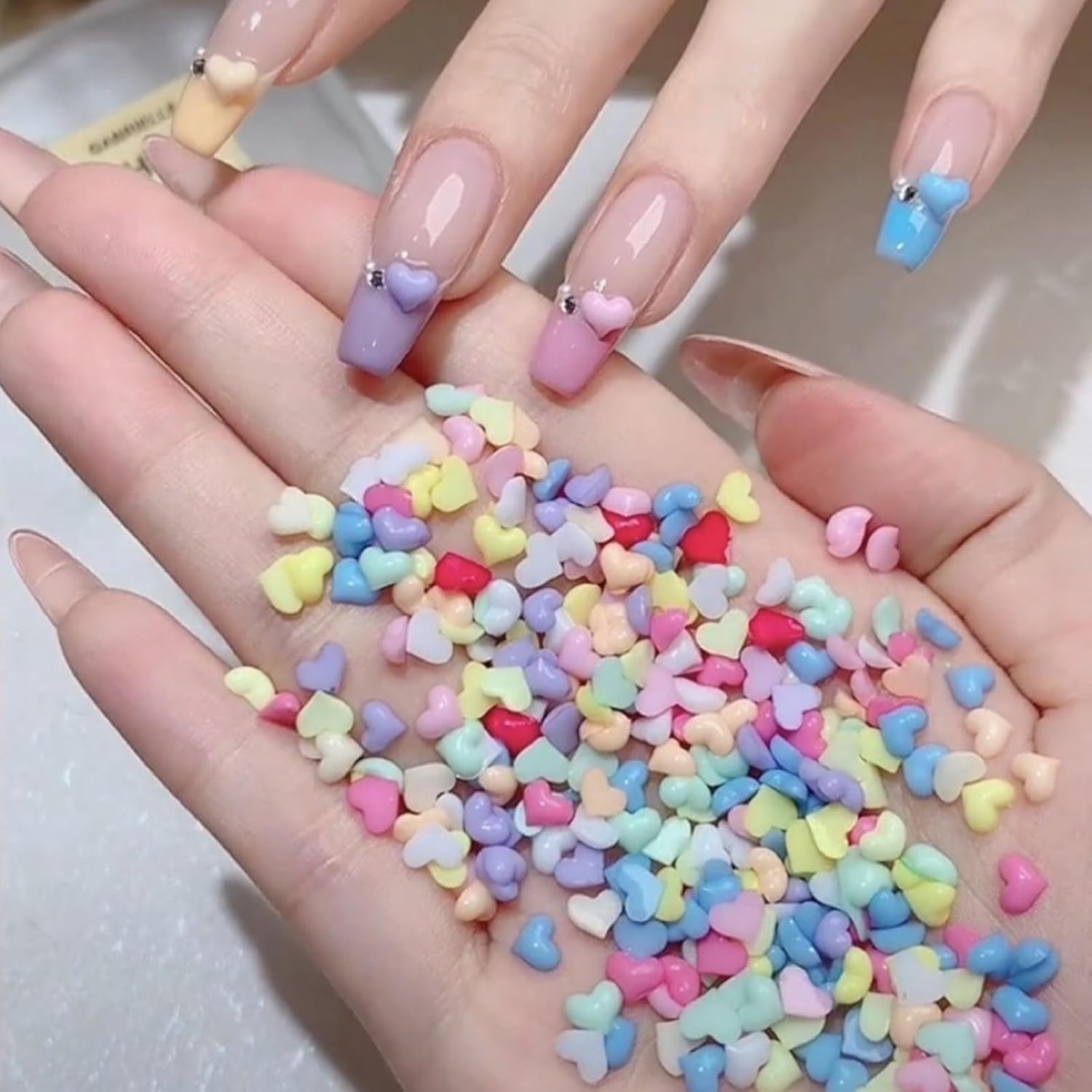 100 Pcs Colorful Heart Nail Charms, Cute 3D Small Hearts Nail Art Charms Mixed Color Resin Love Hearts Crystal Nail Jewelry Vale