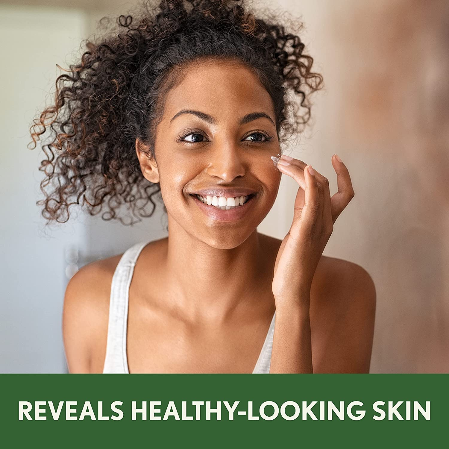 Aveeno Positively Radiant Skin Brightening Exfoliating Daily Facial Scrub With Moisture-Rich Soy Extract, Jojoba & Castor Oils,