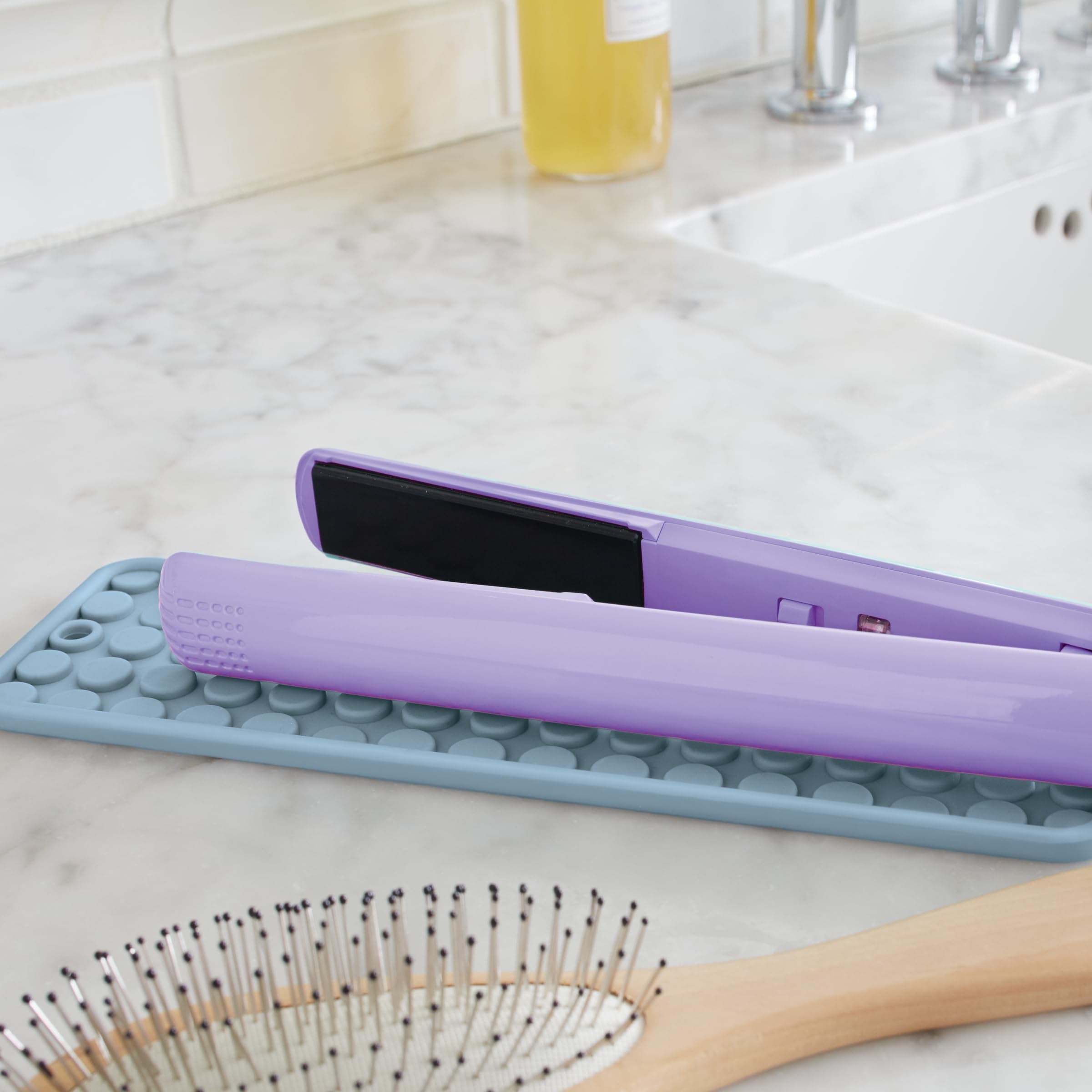 madesmart Small Styling Heat Mat - Grey, Heat-Resistant Silicone for Vanity & Countertop Protection, Fold for Travel