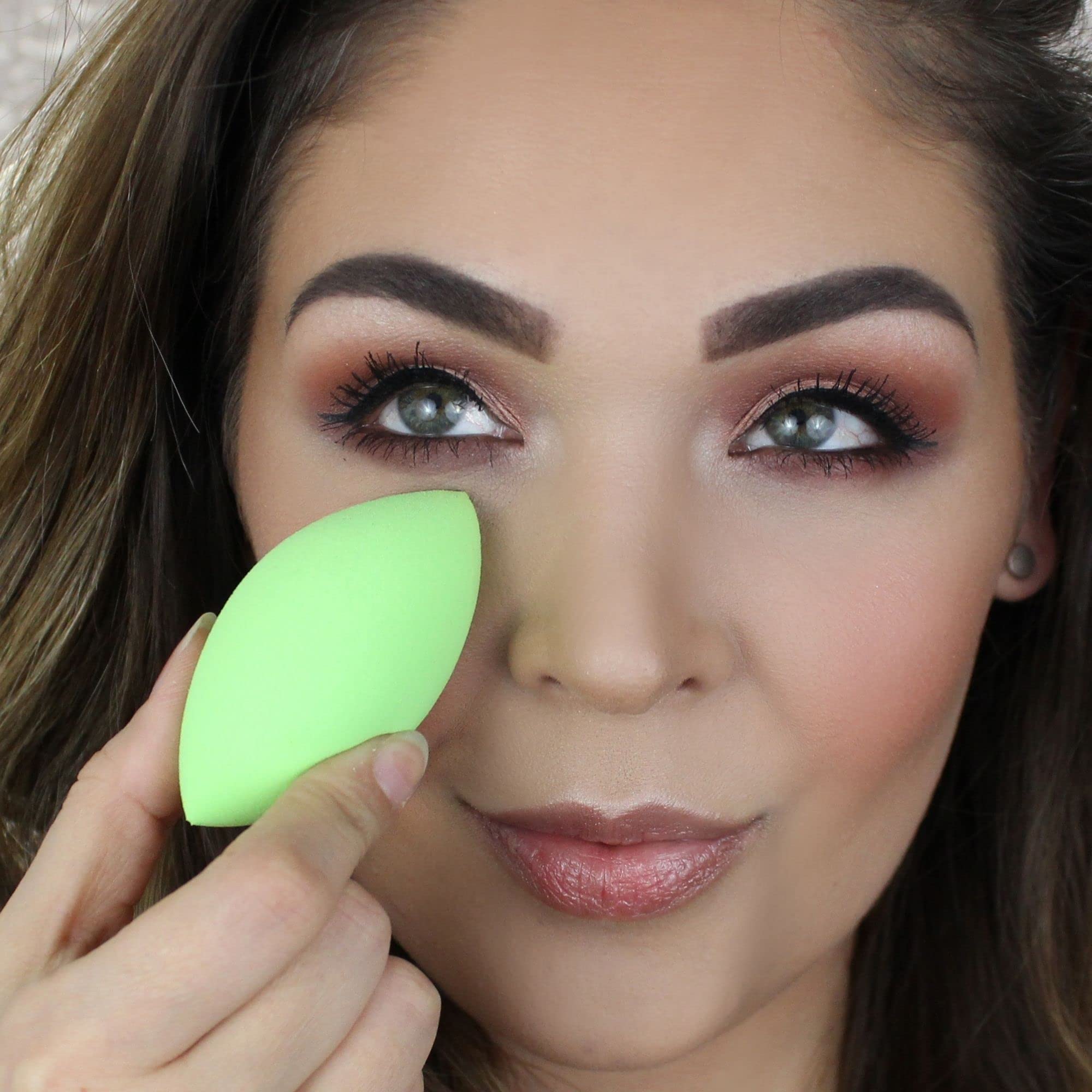 Beauty Junkees Makeup Sponge Blender - Green Oval Foundation Makeup Blender Sponge, Liquid Cream Powder Contour Blending Sponges