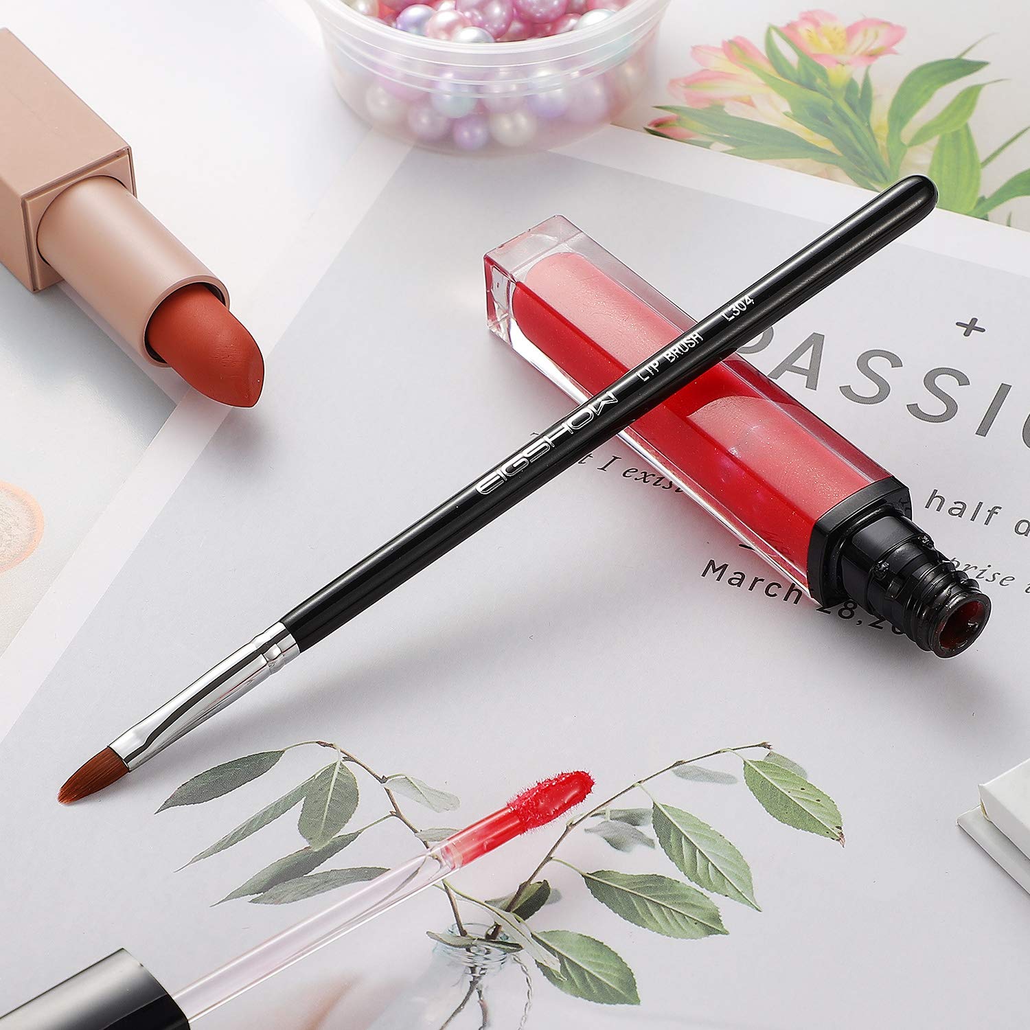 Lip Brush Professional Make Up Brush Travel Lipstick Gloss Wands Applicator Cosmetic Tool Kits Cruelty Free Nylon Hair Vegan Mak