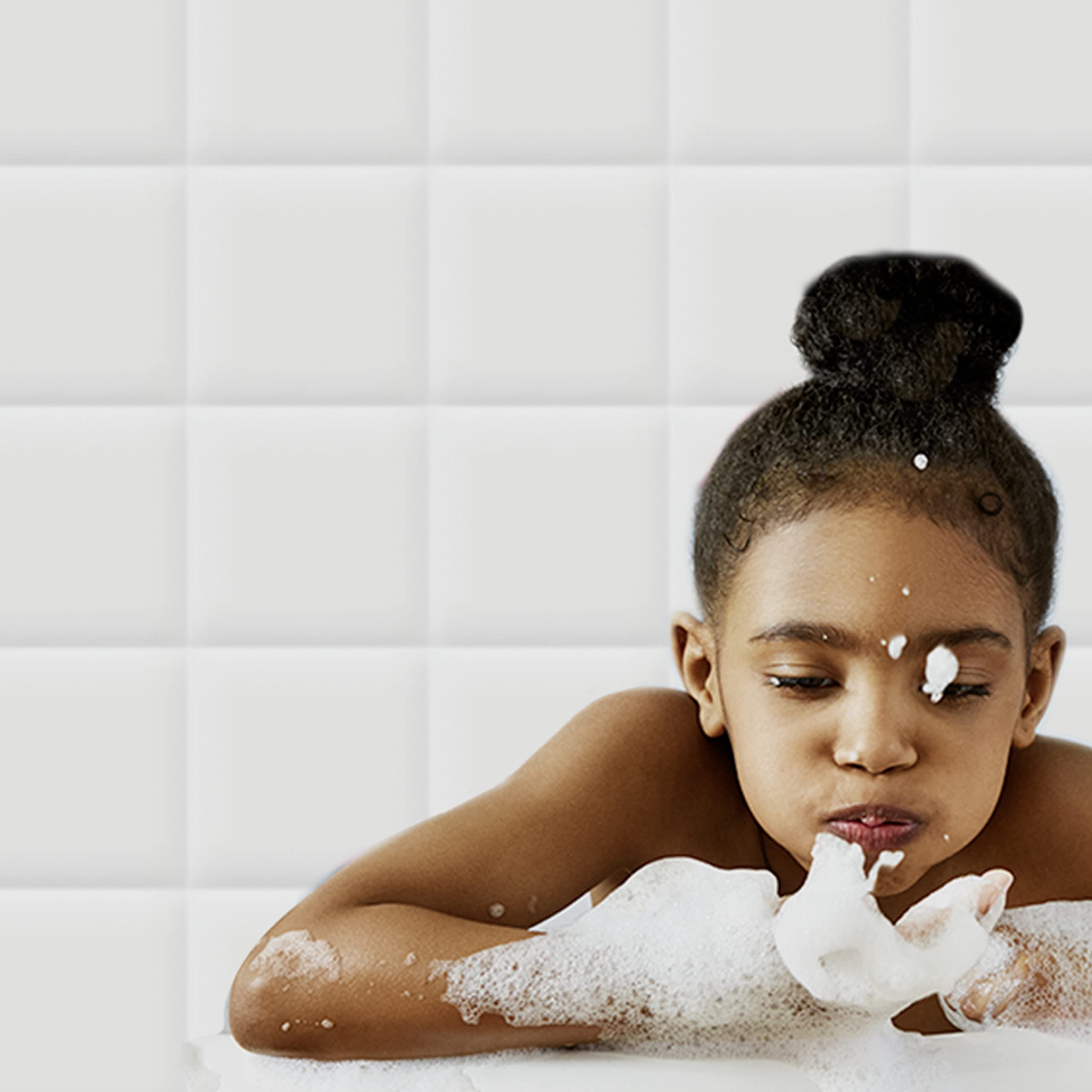 Suave Kids 3-In-1 Shampoo, Conditioner, Body Wash For Tear-Free Bath Time, Silly Apple, Dermatologist-Tested Kids Shampoo 3-In-1
