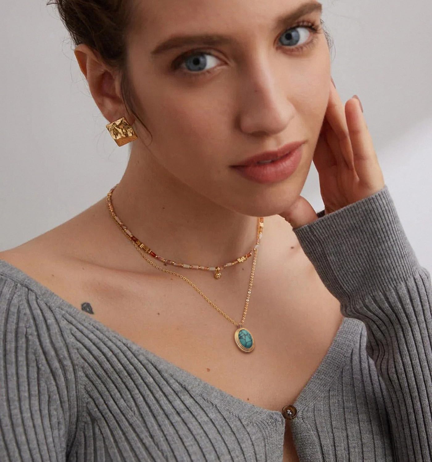 Aobei Pearl Oval Turquoise Pendant Necklace for Women 18k Gold Chain Choker Bohemian Gemstone Charm Layering Jewelry 18