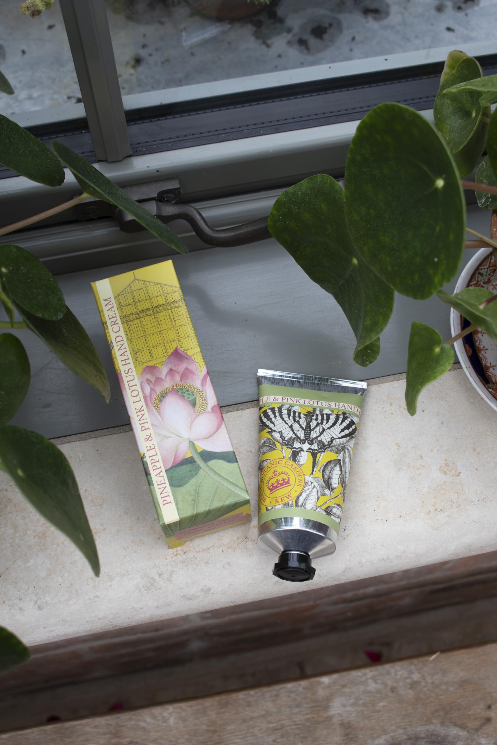 The English Soap Company Royal Botanical Gardens Kew Hand Cream, Luxury Pineapple Hand Cream, Moisturising Hand Cream for Men an