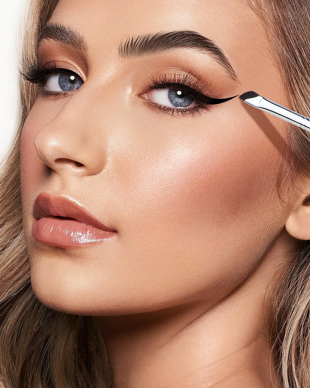 Eyeliner Brush, EIGSHOW Sickle Angled Eyeliner Brush Gel Eye Liner Makeup Brush for Precise Eyeliner Eyebrow Eyelid Ultra Thin w