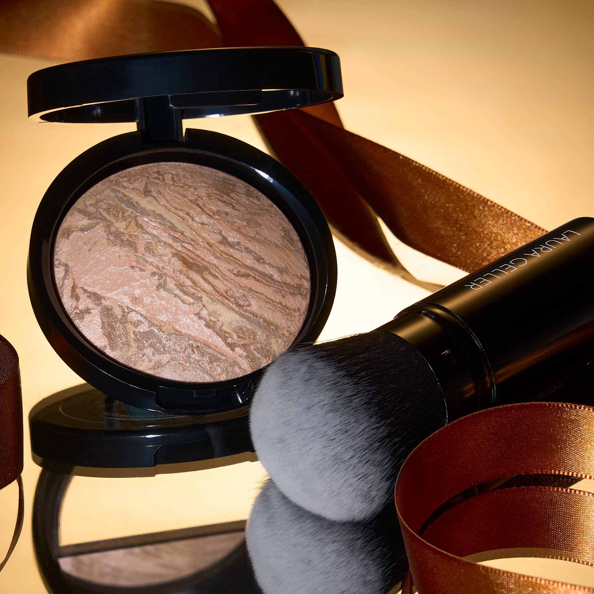 LAURA GELLER NEW YORK Get Glowing Kit (2pc): Baked Balance-n-Glow Illuminating Powder Foundation, Light + Airbrush Kabuki Makeup