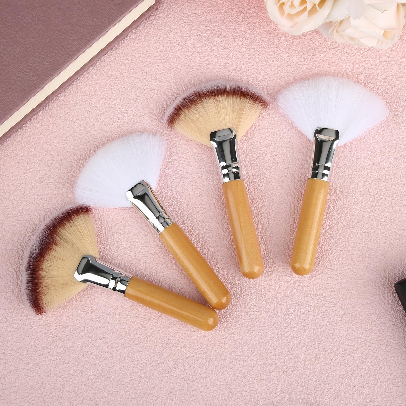 4pcs Facial Fan Brush, Soft Fluffy Fan Makeup Brush for Highlighter Blush Esthetician Facial Makeup Tool for Women