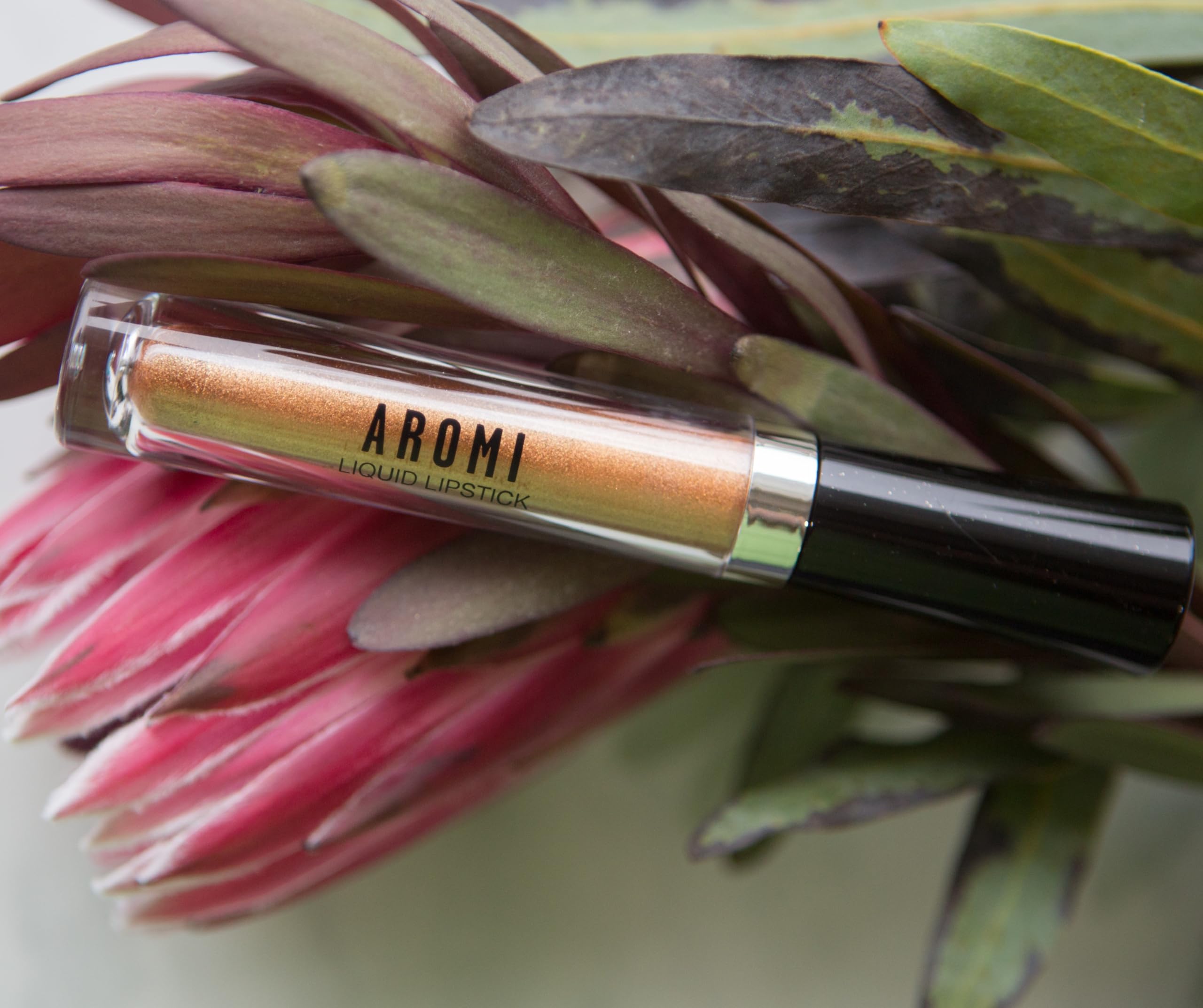 Aromi Gold Digger Metallic Liquid Lipstick, Bronze Yellow Lip Color With Shimmery Finish, Long-Lasting Makeup, Handmade (Gold Di