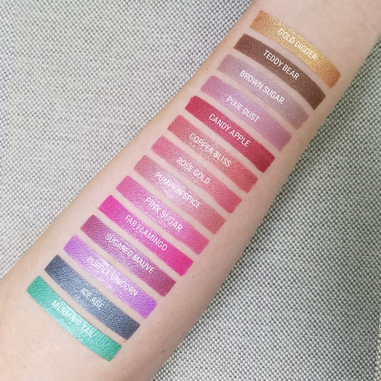Aromi Hot Pink Metallic Liquid Lipstick | Magenta Lip Color With Shimmery Finish, Vegan, Cruelty-Free, Long-Lasting And Smudge P