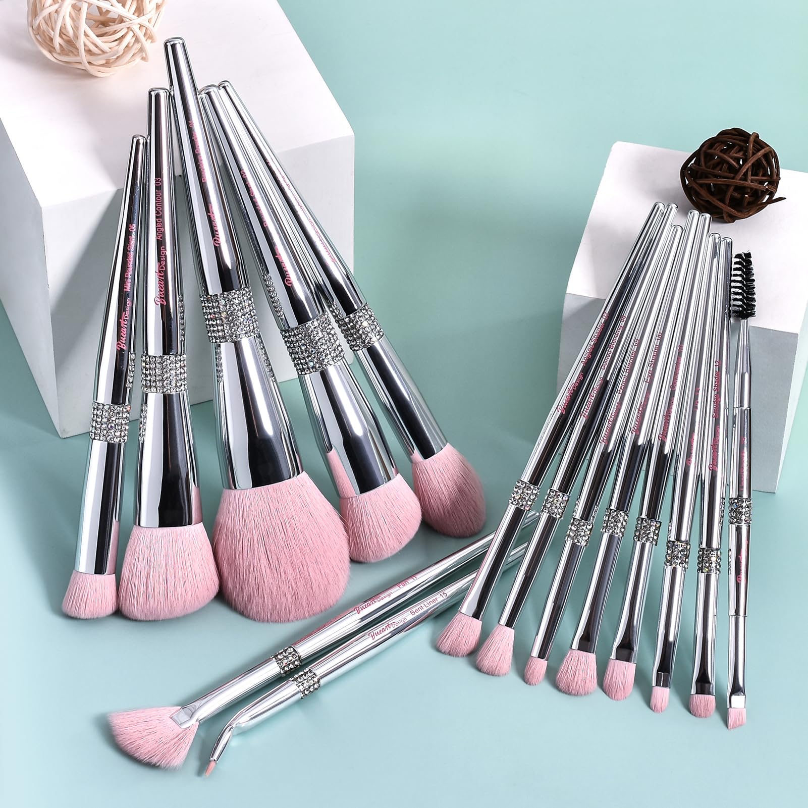 Bueart Design Elegant Pink Ultra Soft Labeled Makeup Brushes Sets With Brush Holder Makeup Brush Set With Foundation Powder Blus
