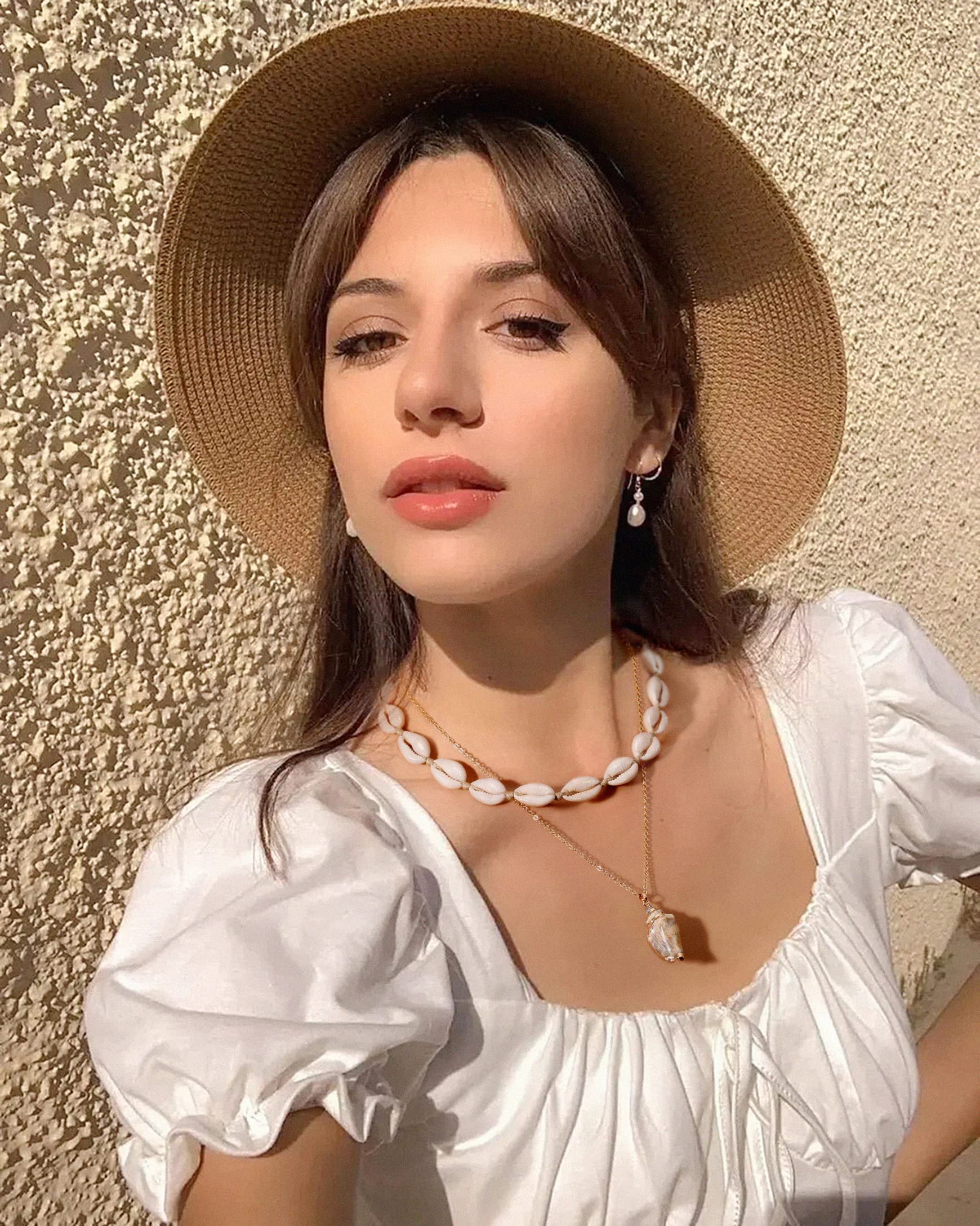 Aobei Pearl Natural Conch Necklace for Women Bohemian Seashell Pendant Necklace 18K Gold Chain Choker Adjustable Hawaii Beach La