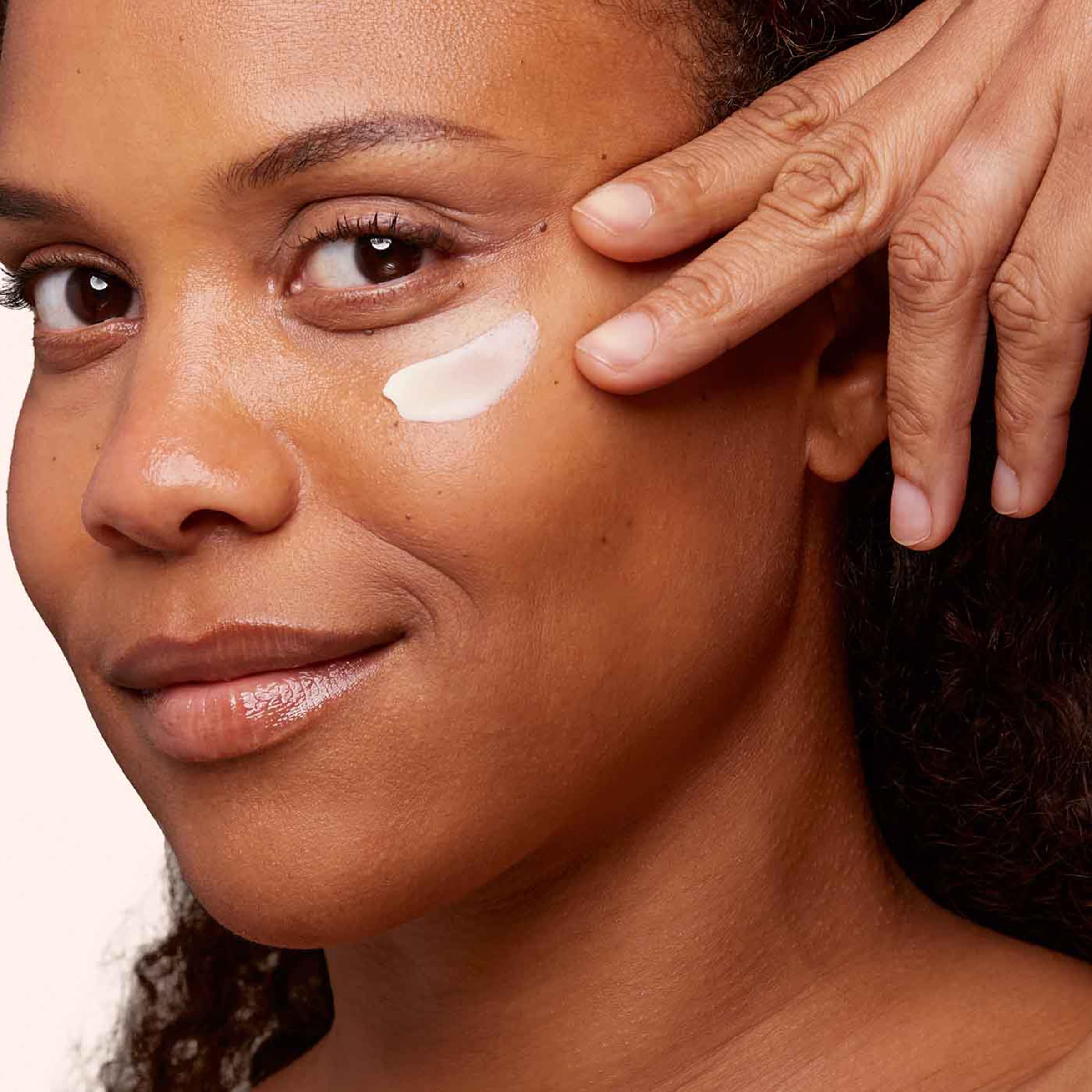 Clarins Total Eye Smooth | 2-In-1 Anti-Aging Eye Cream And 10-Minute Eye Mask | Minimizes Appearance Of Wrinkles, Dark Circles A